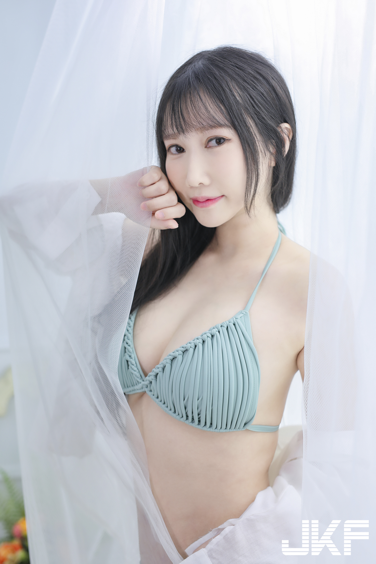 與可愛正妹「又又」的甜蜜約會，「2套爆乳造型」給你雙重火辣體驗！
