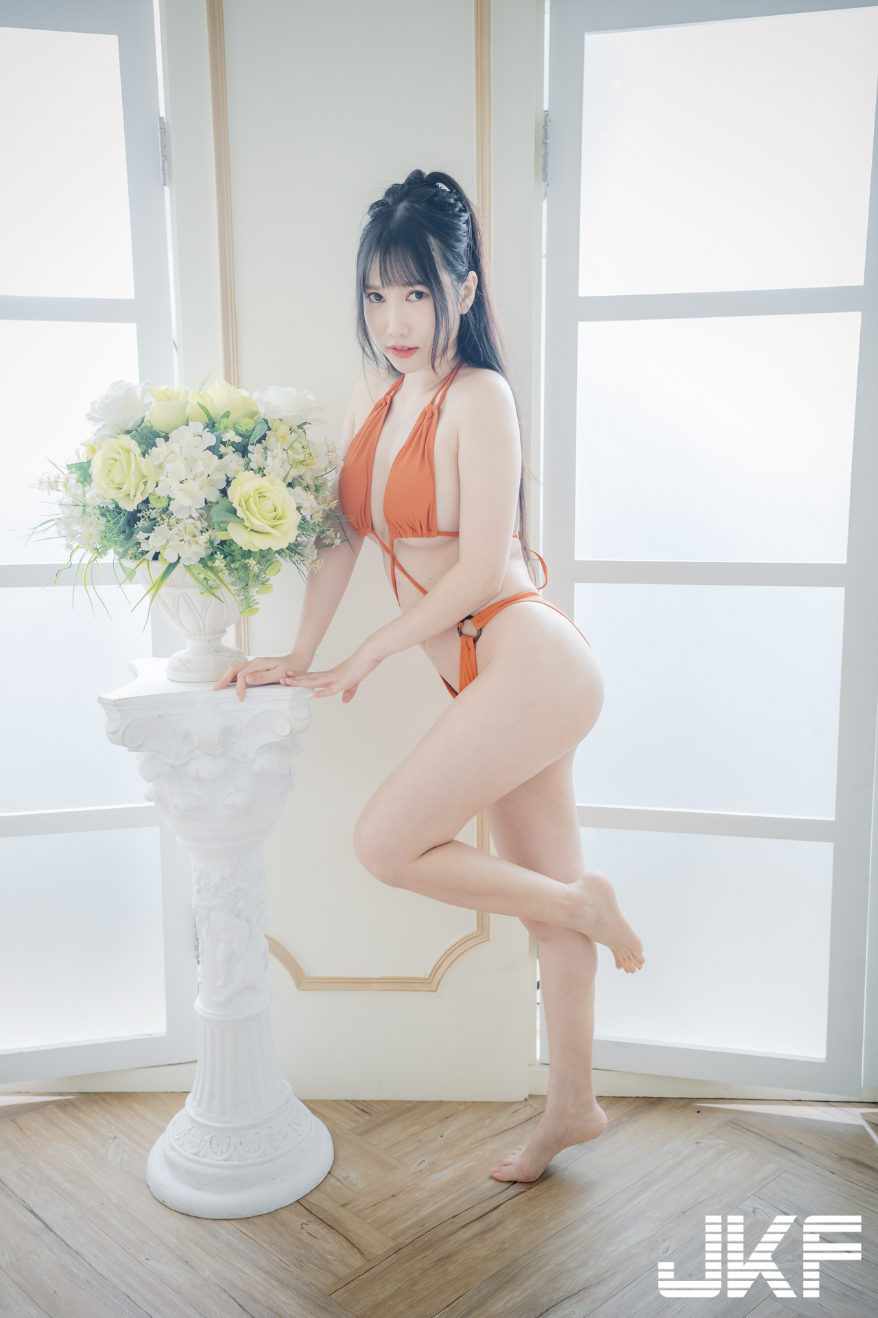 與可愛正妹「又又」的甜蜜約會，「2套爆乳造型」給你雙重火辣體驗！