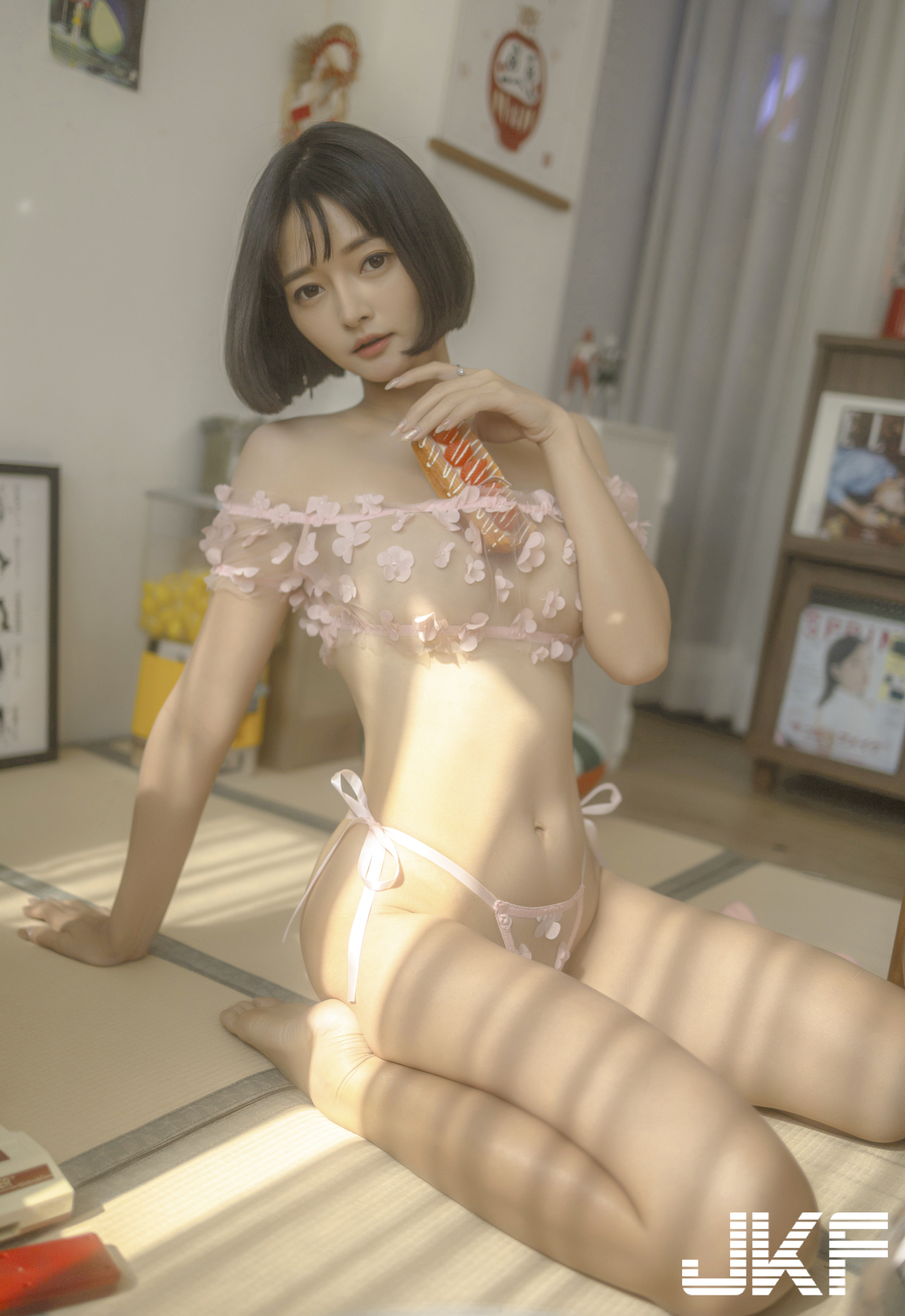 超色氣美少女「A栗Eri」！透膚薄紗讓「雪乳嫩臀」若隱若現好誘惑