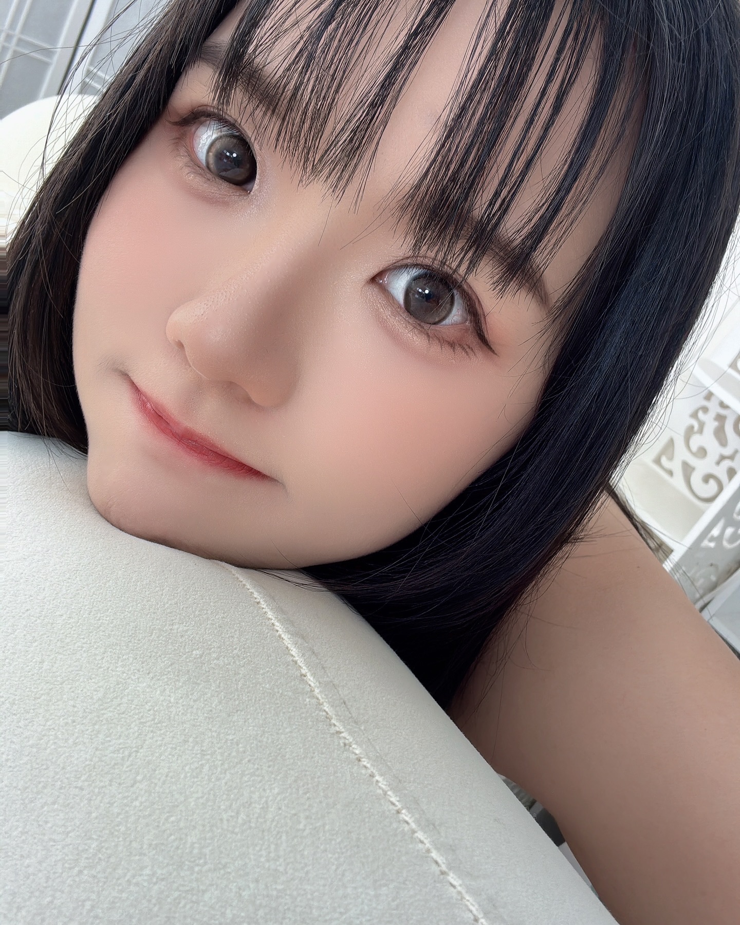 色氣滿點！JVID「旗袍色香妃」貼身旗袍完美修飾蜜大腿　若隱若現肉慾縱橫