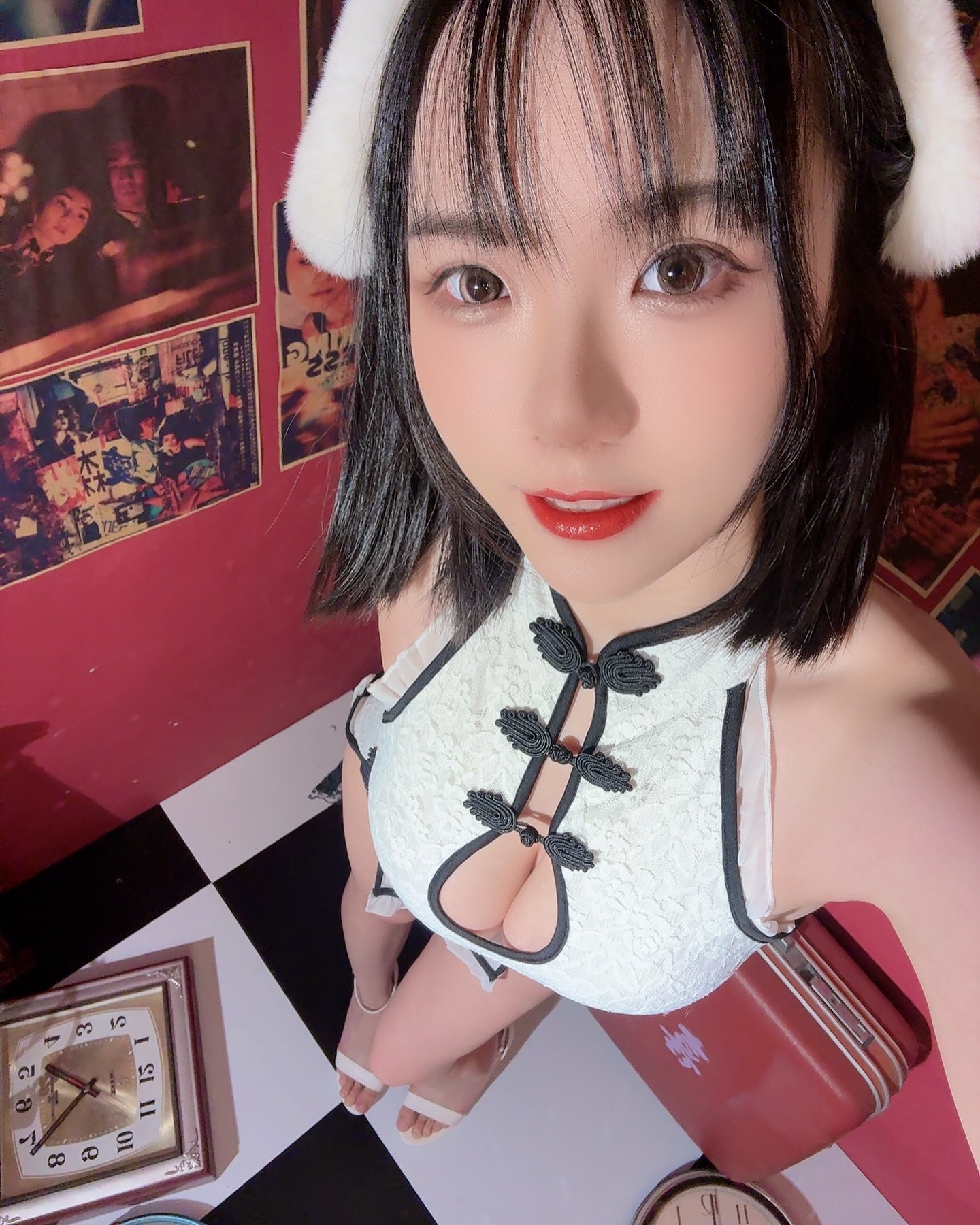 色氣滿點！JVID「旗袍色香妃」貼身旗袍完美修飾蜜大腿　若隱若現肉慾縱橫