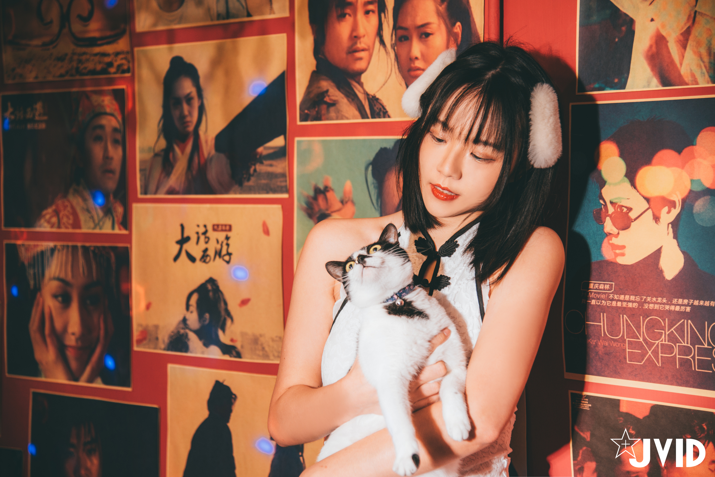 色氣滿點！JVID「旗袍色香妃」貼身旗袍完美修飾蜜大腿　若隱若現肉慾縱橫