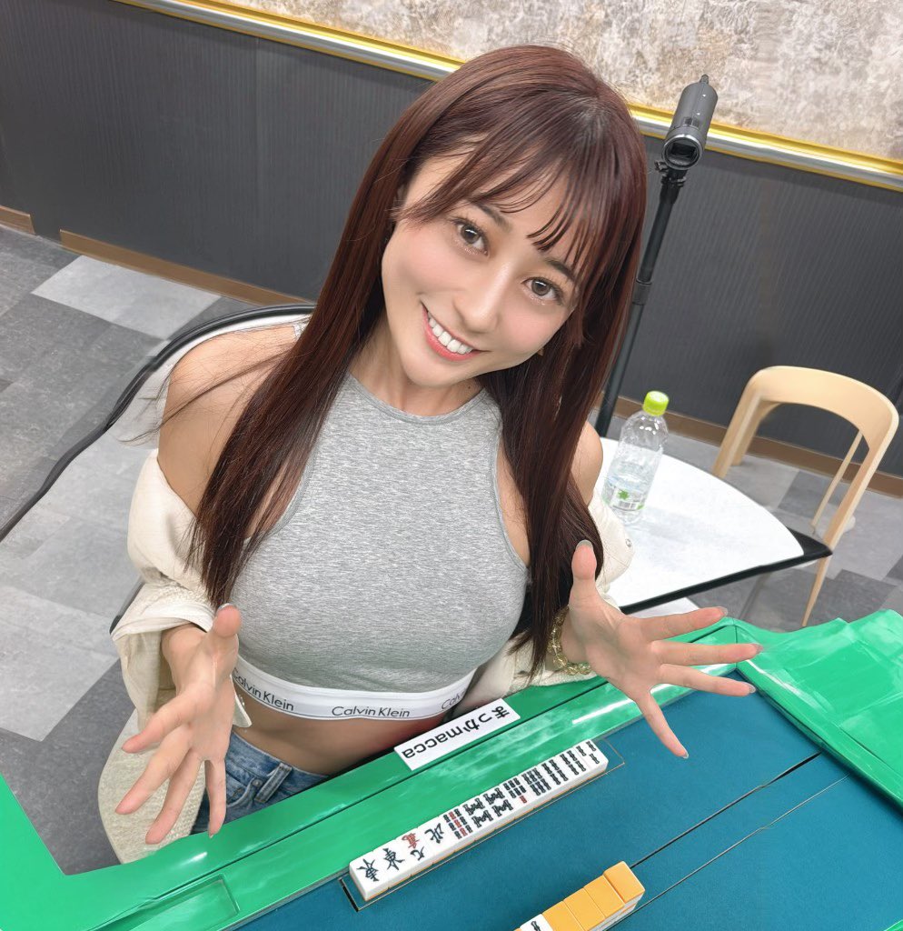 不能自摸！無罩女王《まっかmacca》玩脫衣麻將輸到脫光光