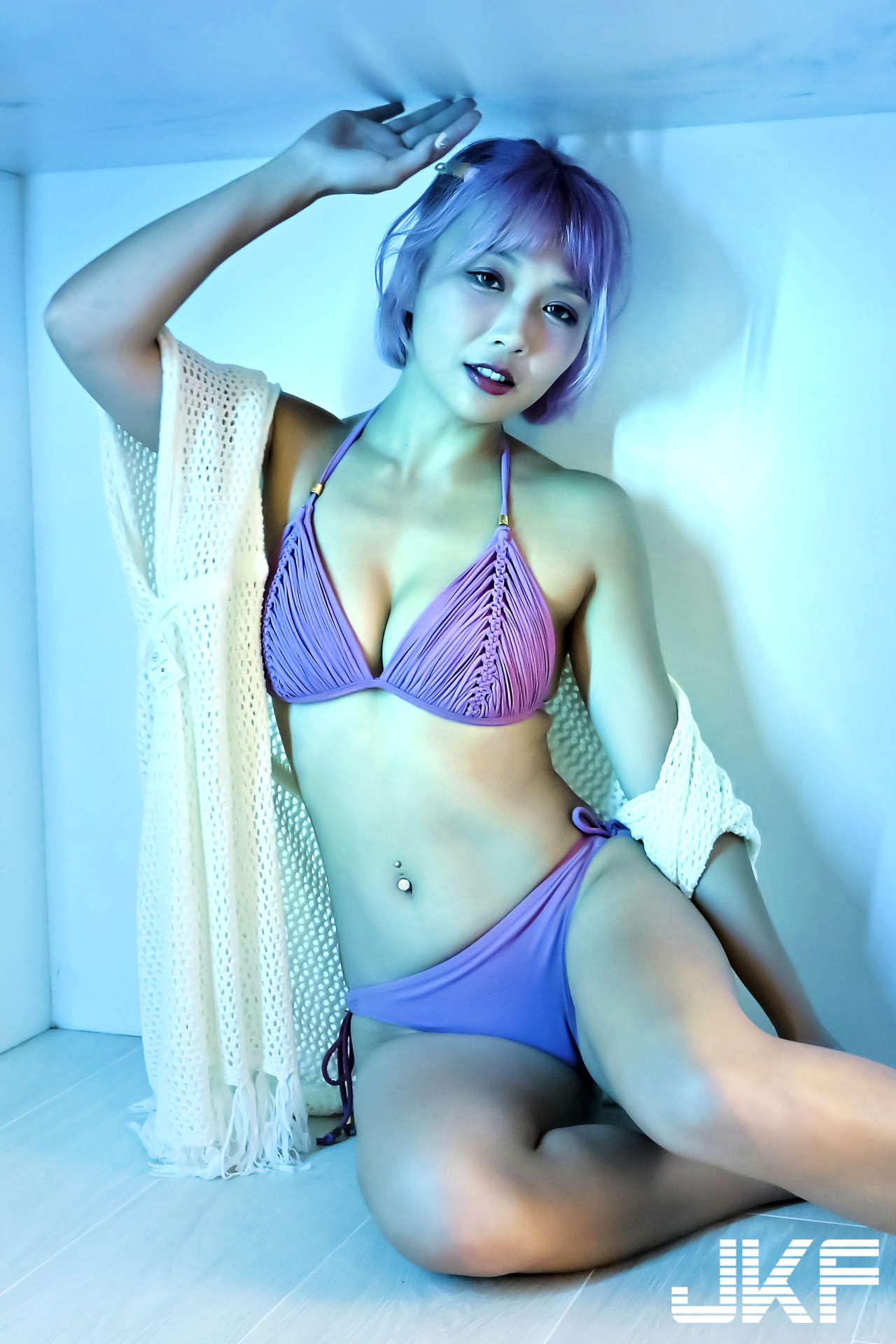 纖細有料短髮女神「瑪露可」，慵懶午後展現「性感嫵媚」的面貌！