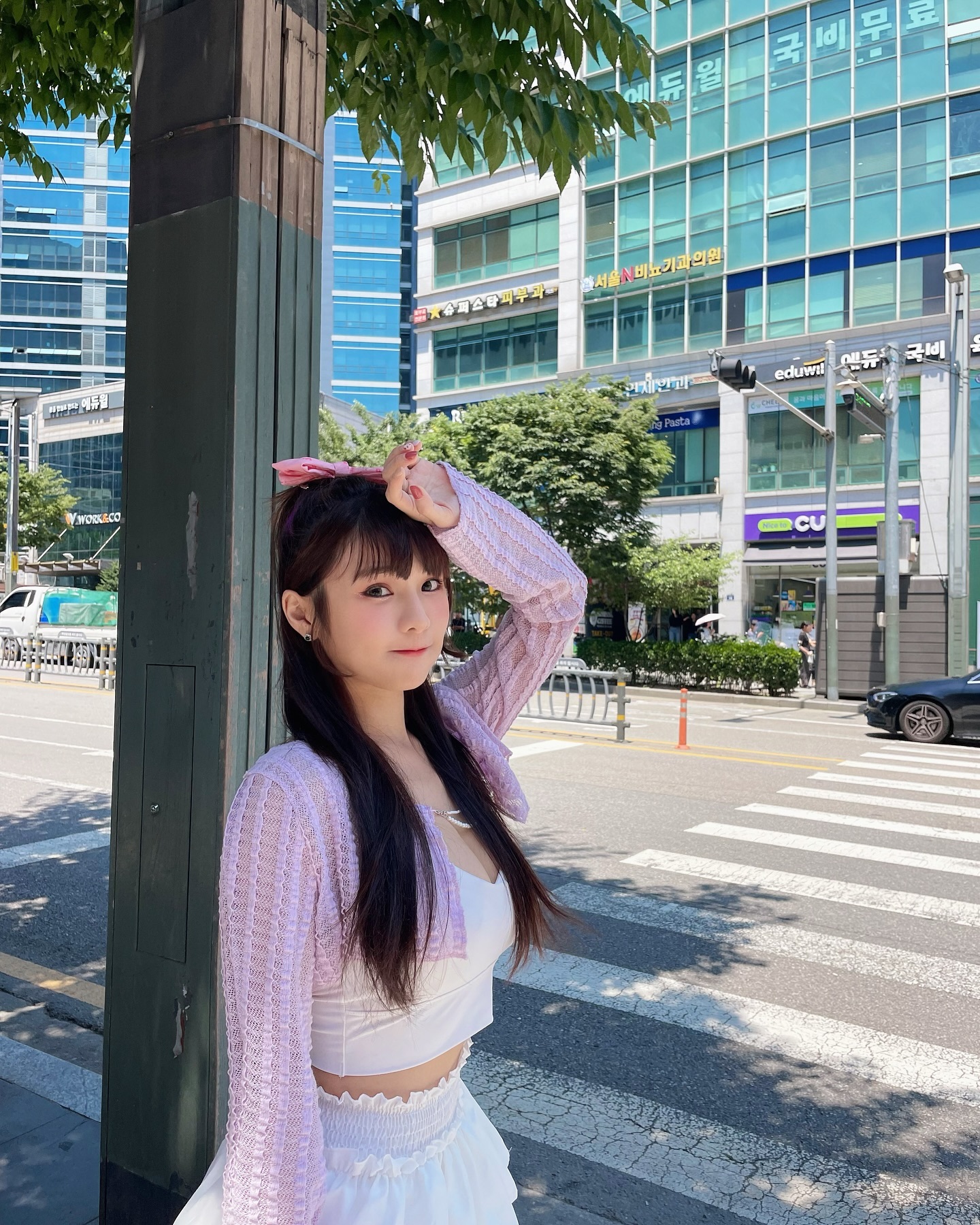 琳妲性感制服露「美乳細腰長腿」，在TRE會場賣小褲褲！