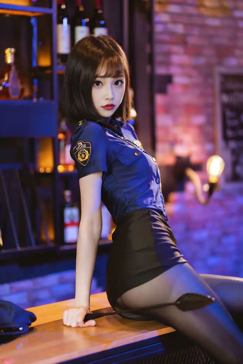 0288_Al_Painting_Studio_Sexy_policewoman_20P862857294K25012495_0000.jpg