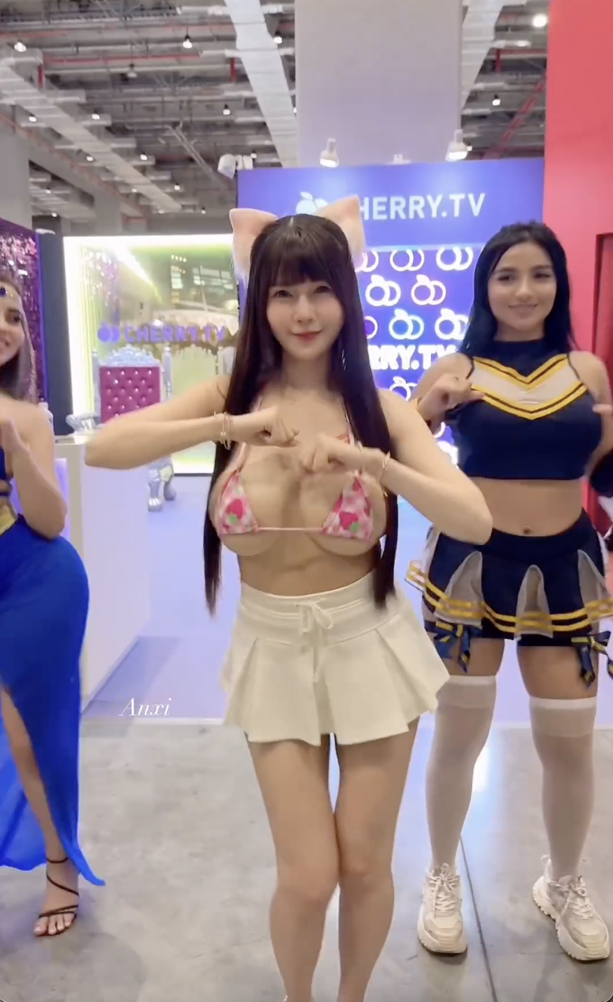 台灣巨乳甜心尬歐美辣妹！「安希」晃奶搖屁屁辣問粉絲選哪個！