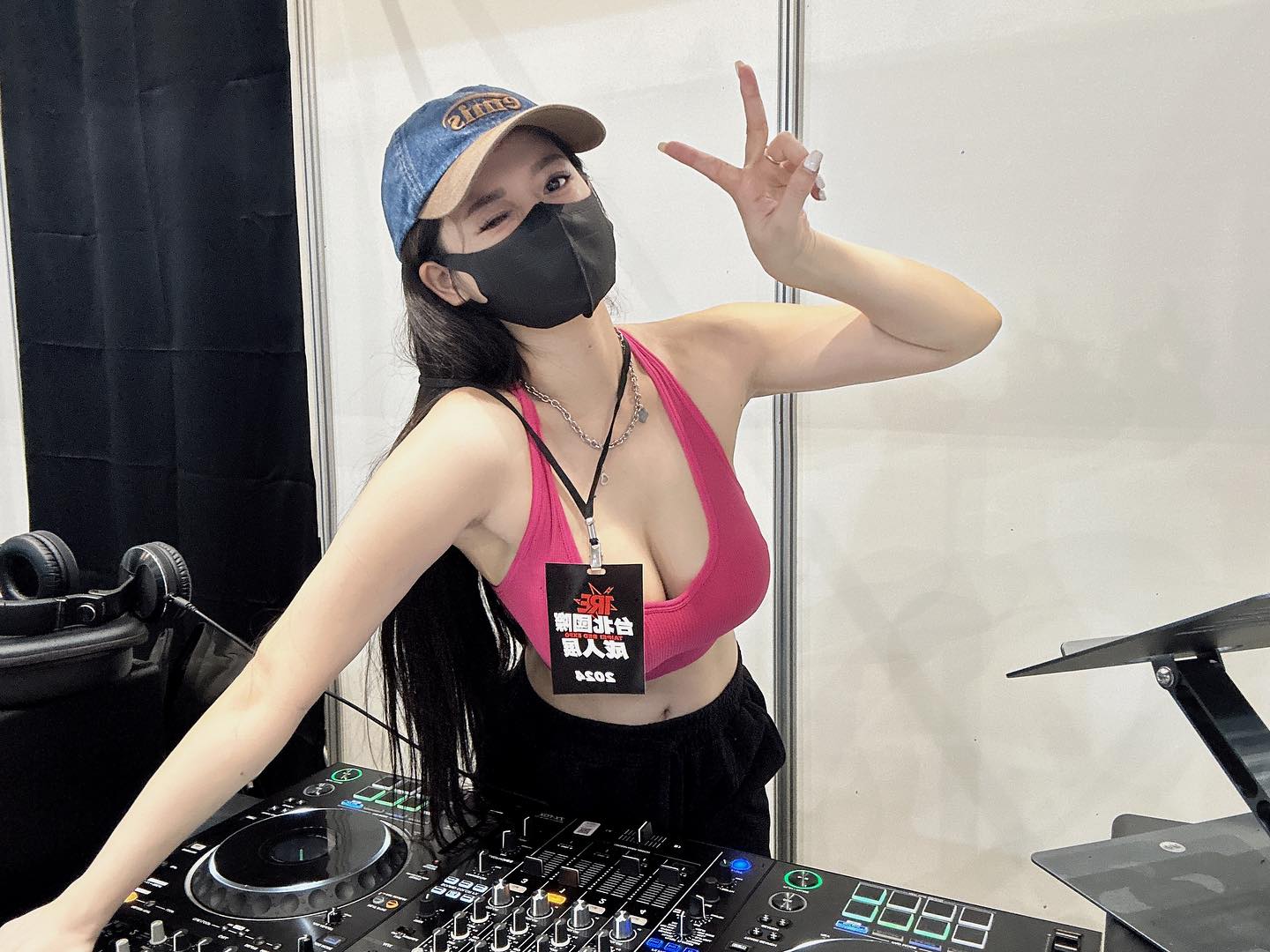dj_gold_baby_1723105002_3429975821610869665_1280921036.jpg
