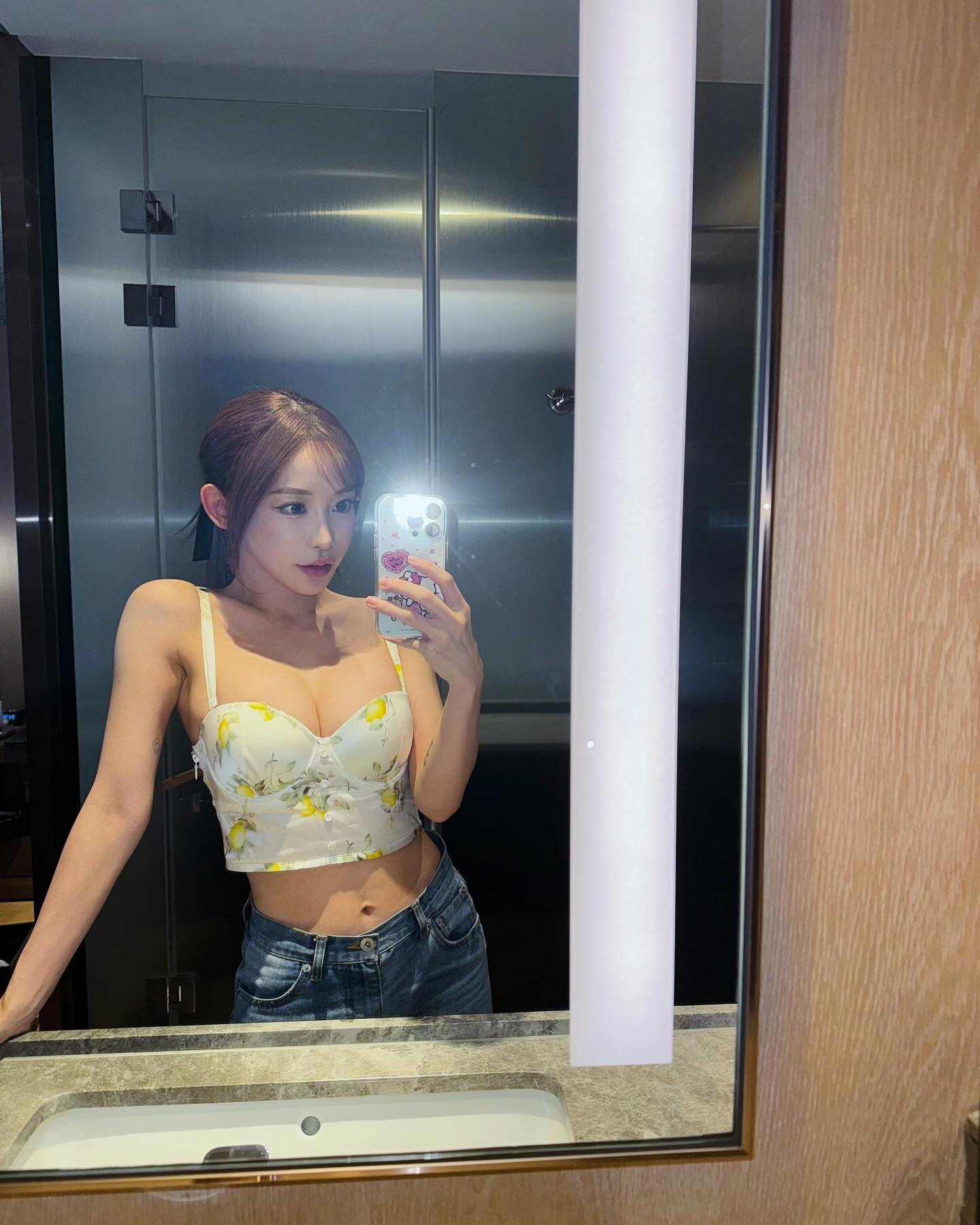 童顏巨乳美少女「七瀨愛麗絲」展現夏季魅力，出戰史上最大泳池攝影會！
