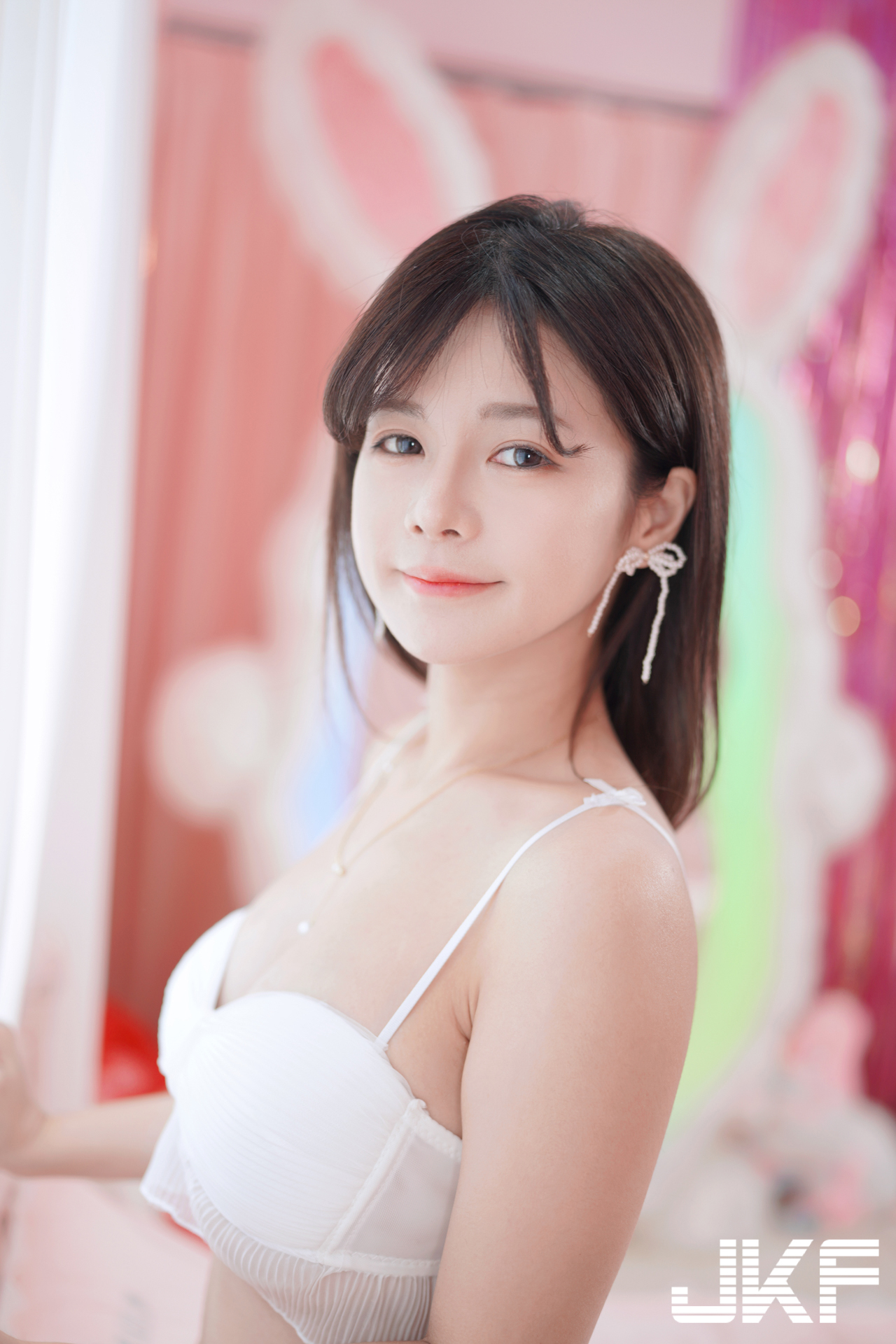 火辣曲線！超甜小隻馬女神「小花姐接」的深溝挑逗！