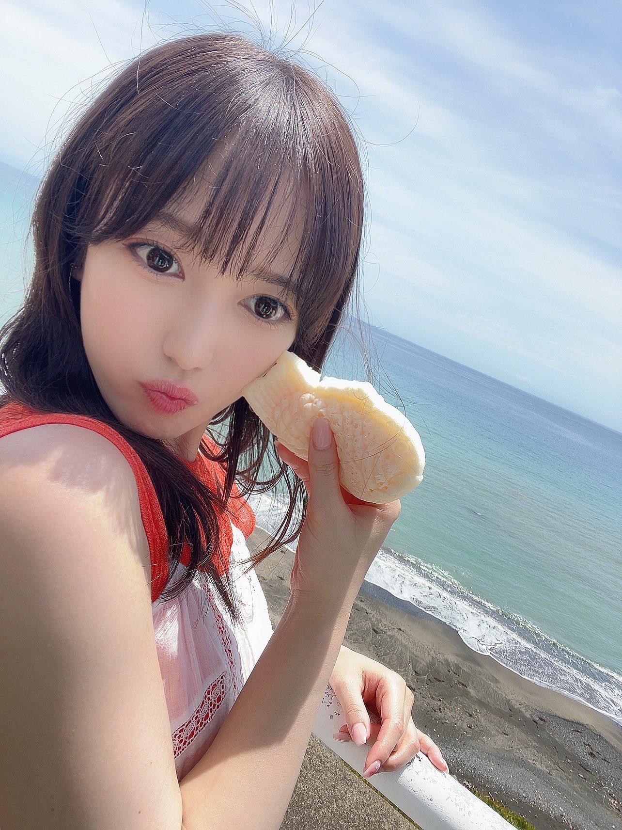 美少女偶像「小湊四葉」下海完再下水，參加「史上最大泳池攝影會」！