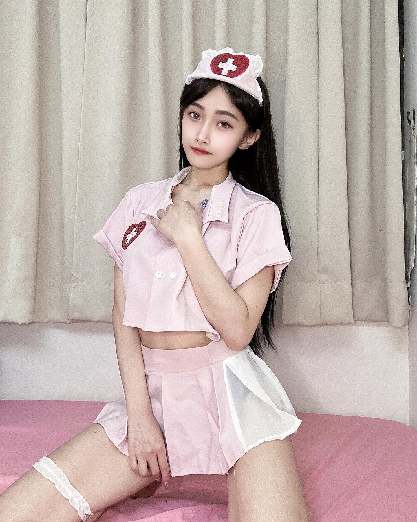 投進去！甜心小隻馬「霓霓」發揮少女魂，「美乳半球」大力催下去！