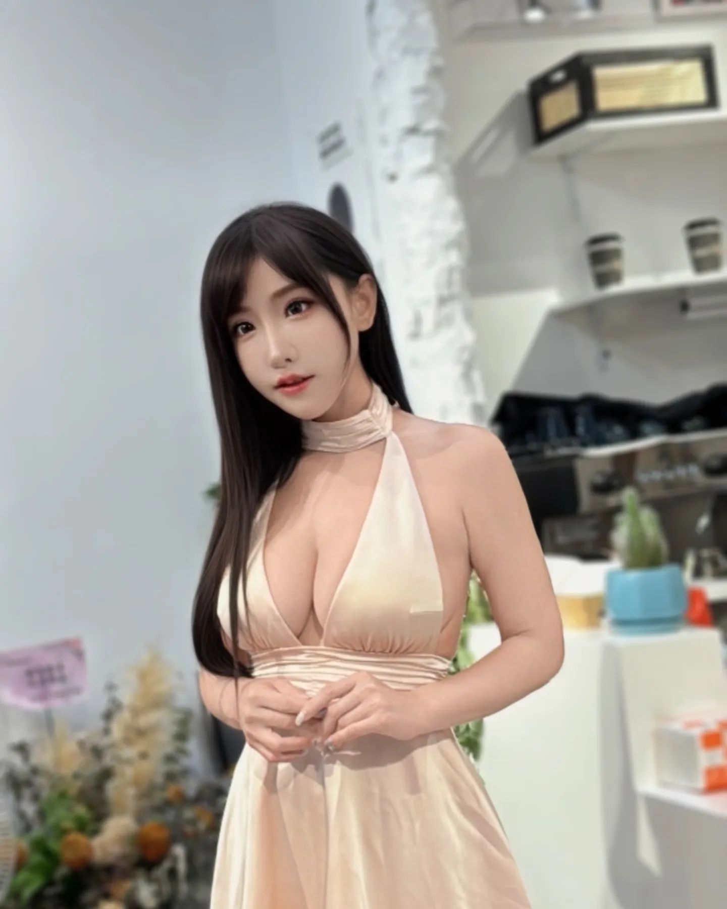 還不喝爆？咖啡廳店長爆乳特調　黑咖啡都自動加奶升級成拿鐵