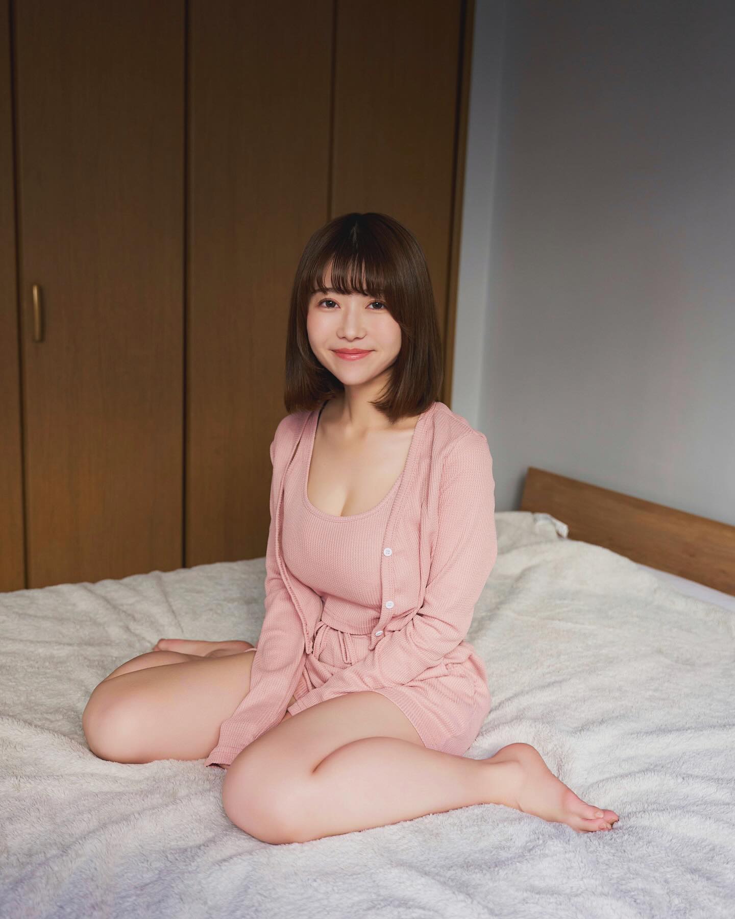 這身材封頂了！小隻馬護理師胸前乳量炸裂　連內衣都快包不住