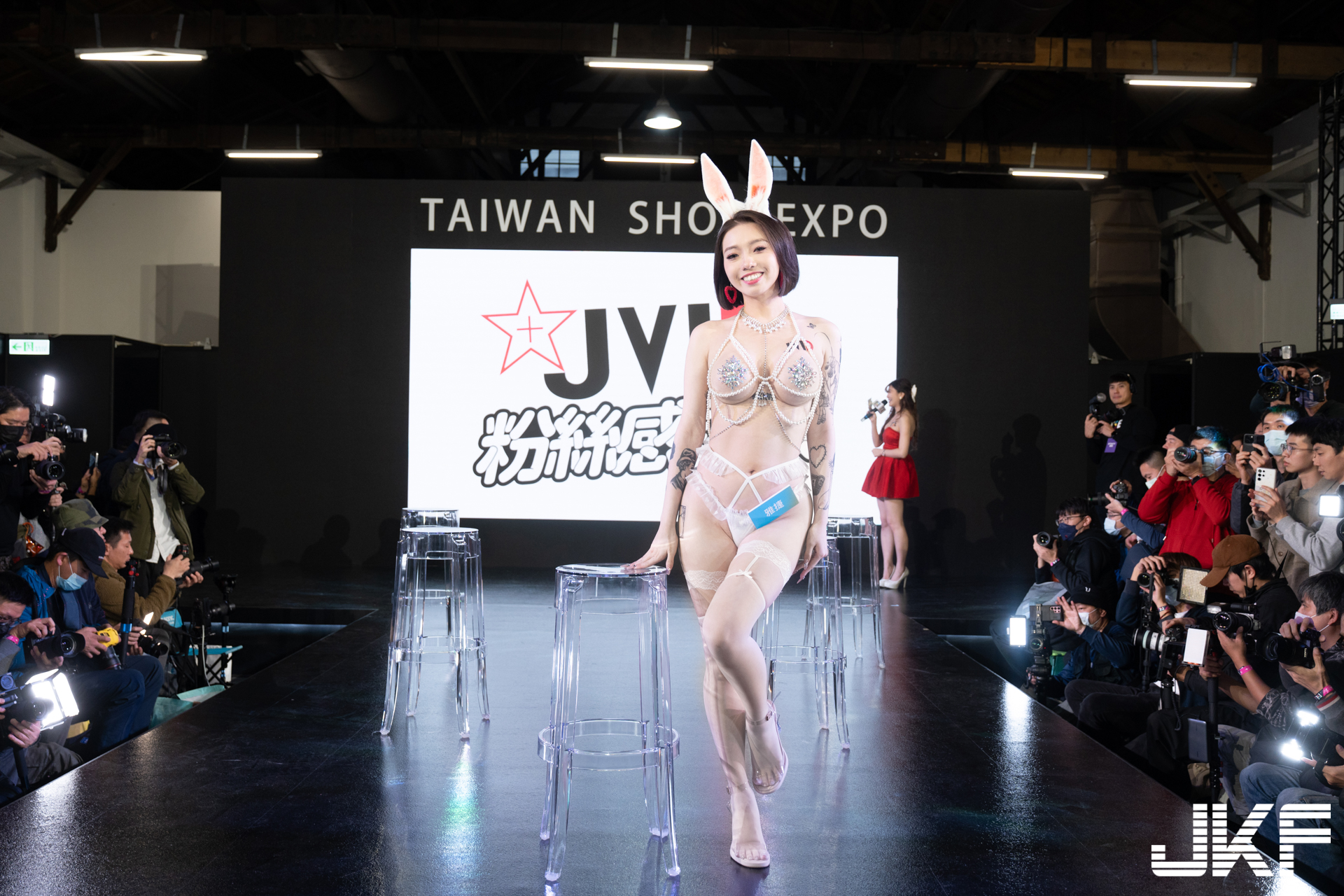 超炸福利！JVID「官方誘影會」限時開賣　TSE學服祭「性感史庫水Model」現場任你攝