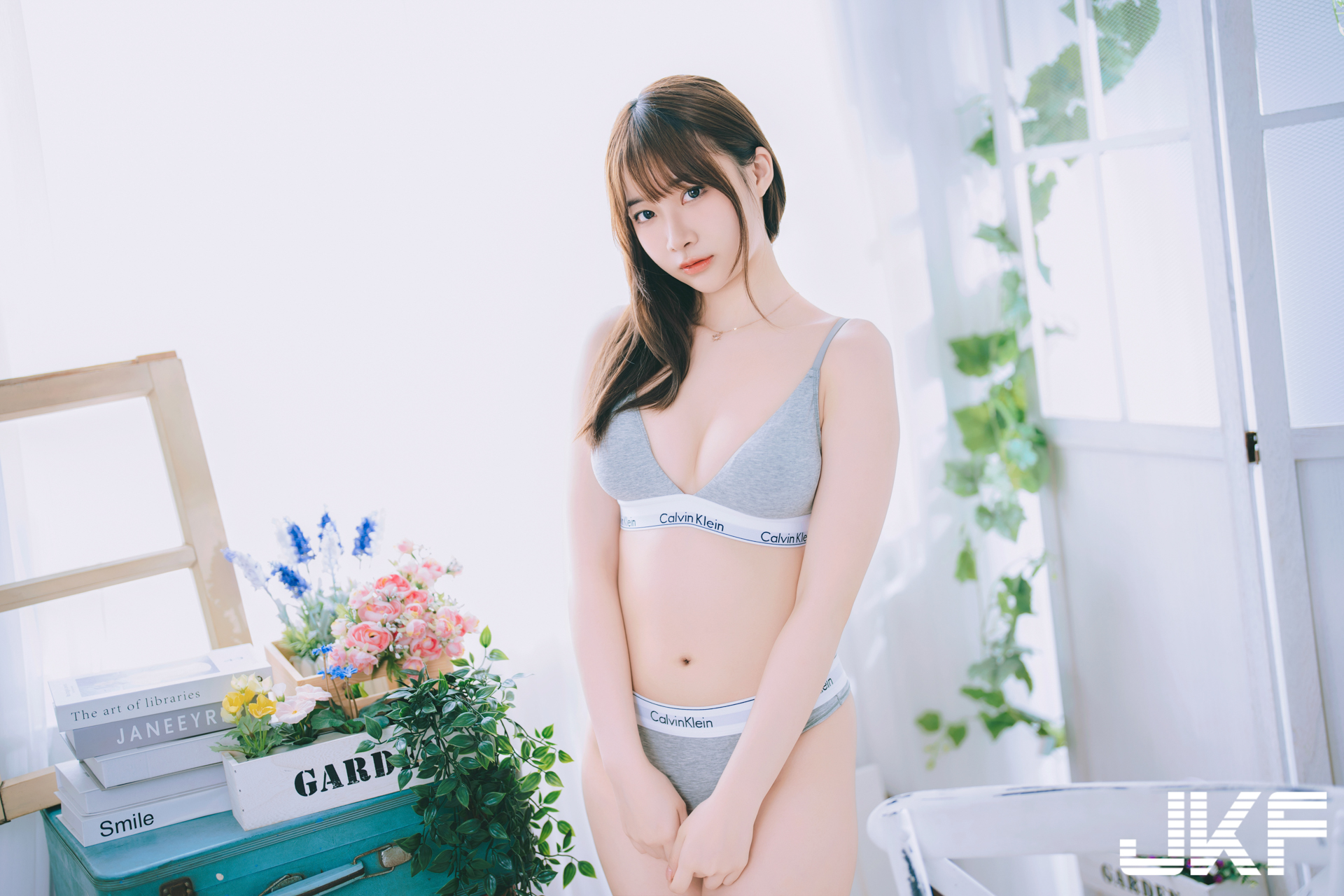 資工少女「李婷婷」運動內衣超撩人，「誘惑深溝＋美尻」魅力滿滿！