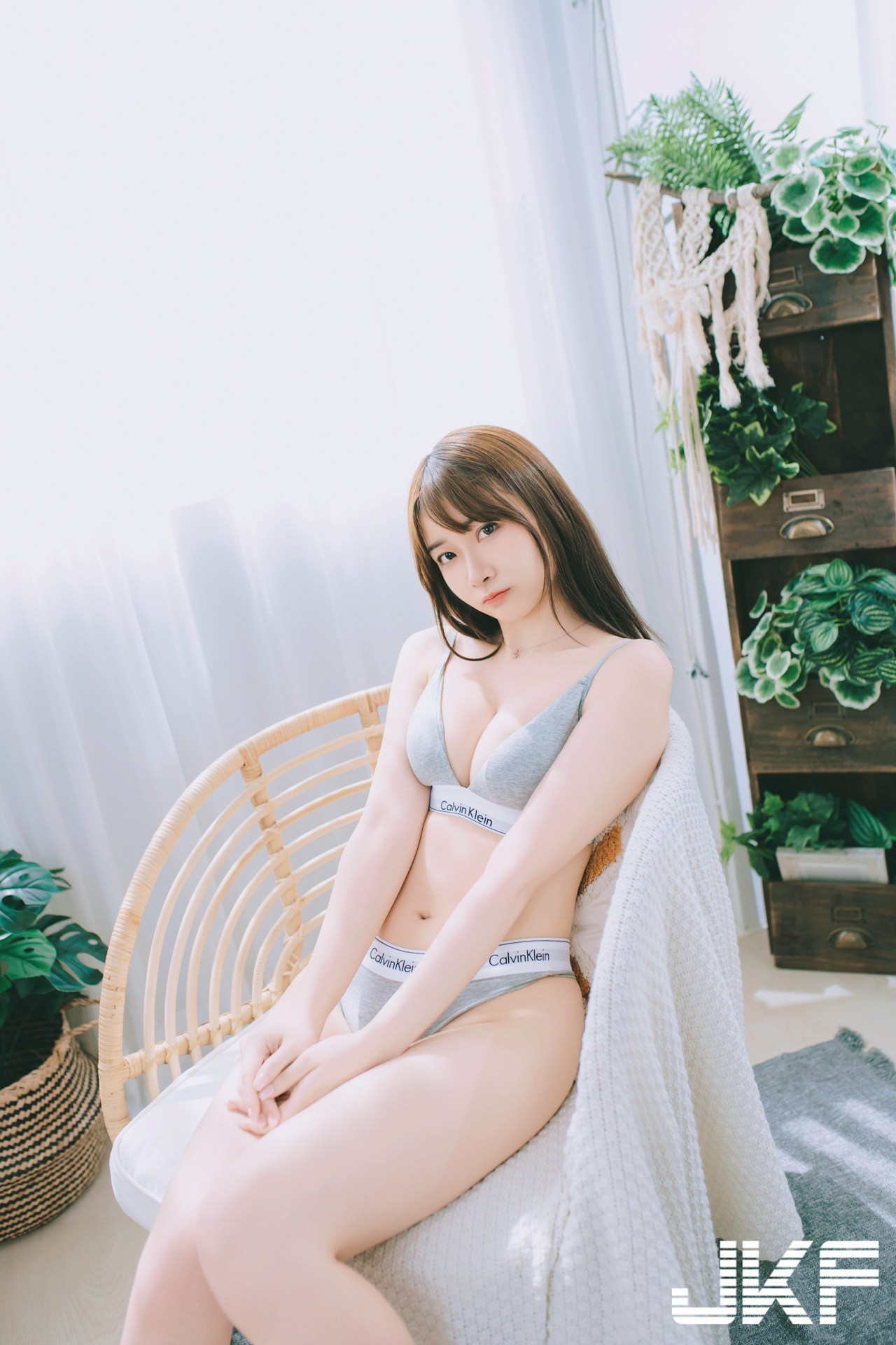 資工少女「李婷婷」運動內衣超撩人，「誘惑深溝＋美尻」魅力滿滿！