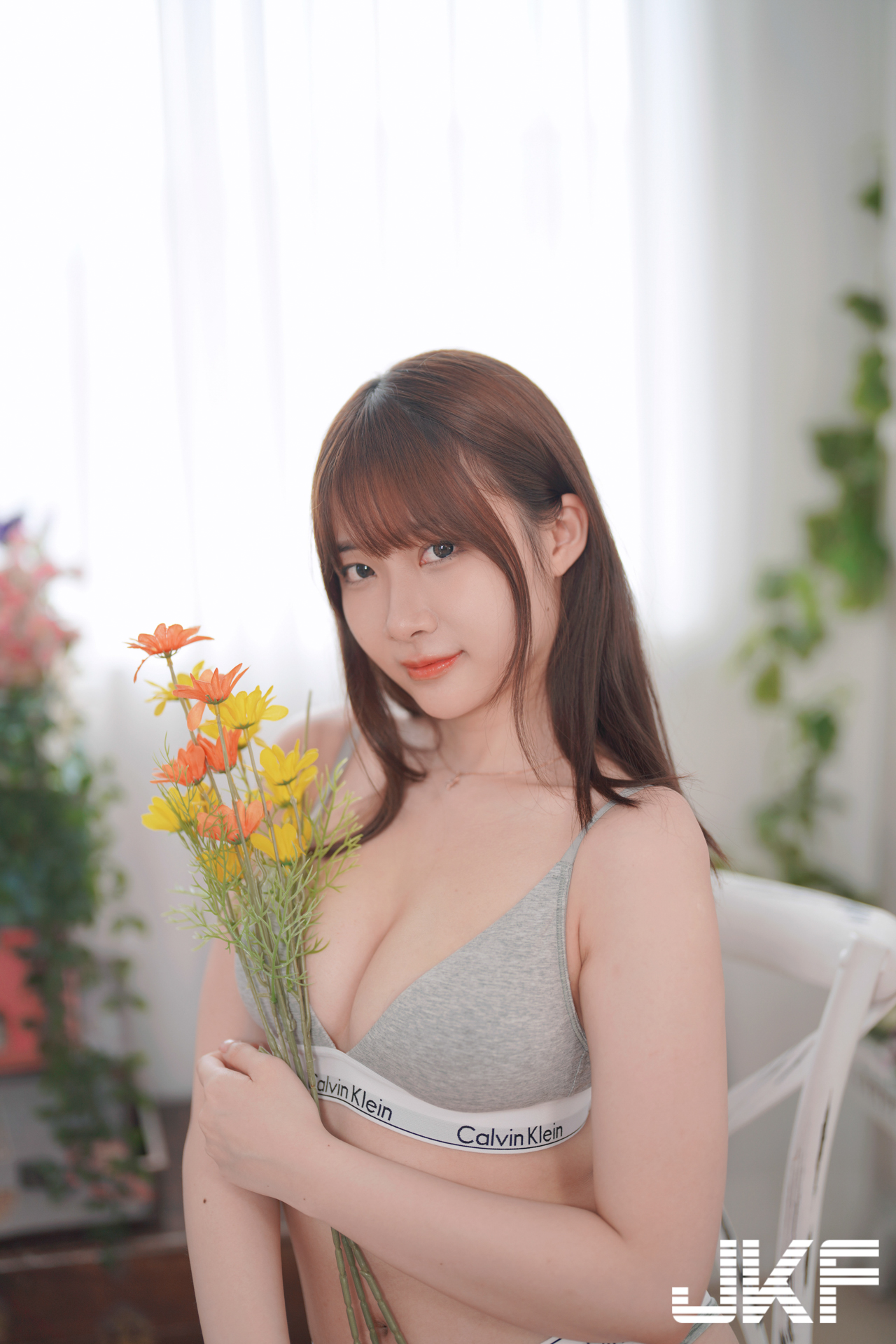 資工少女「李婷婷」運動內衣超撩人，「誘惑深溝＋美尻」魅力滿滿！
