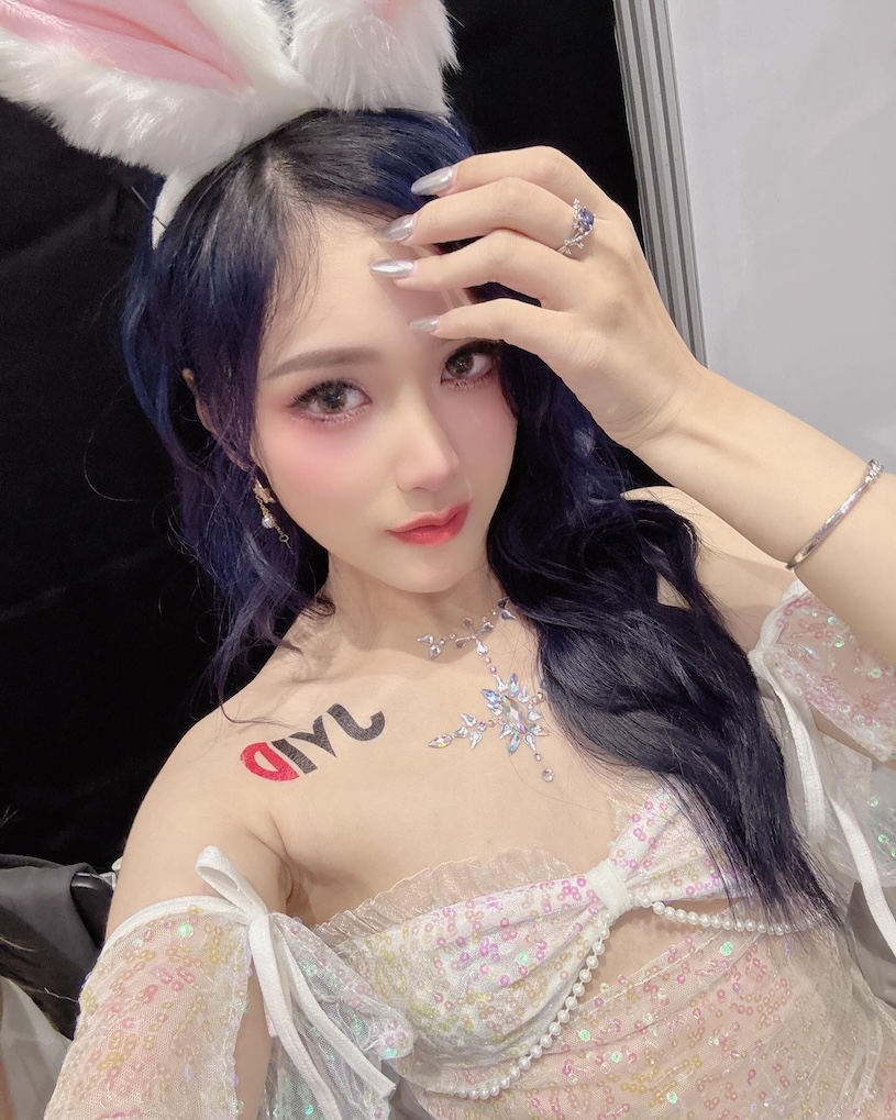 誘惑電眼＋飽滿美胸！性感正妹「森井優」TSE火辣開撩！