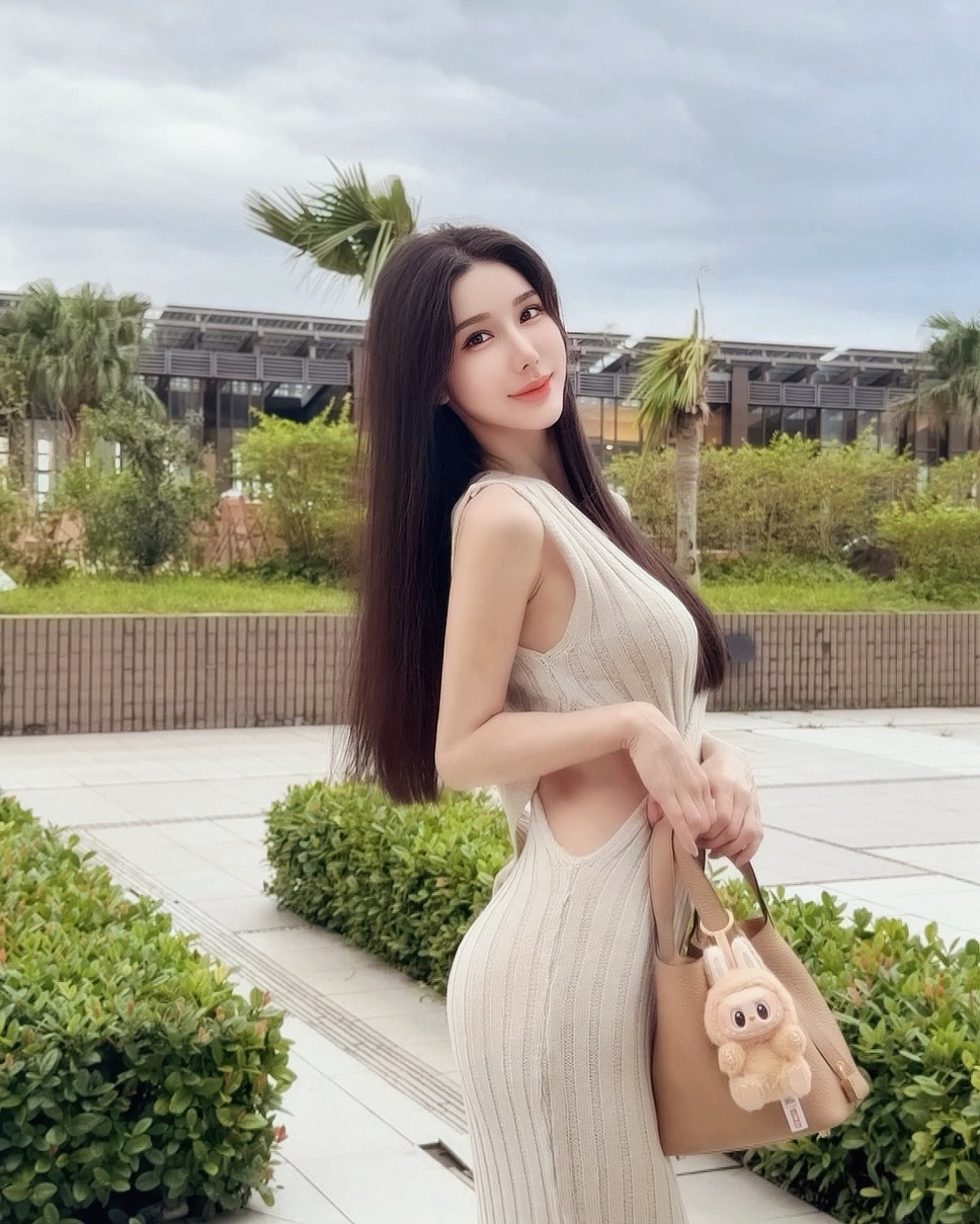 意圖讓人使出必殺技！夢夢身穿搖桿比基尼　巨乳身材欠攻略