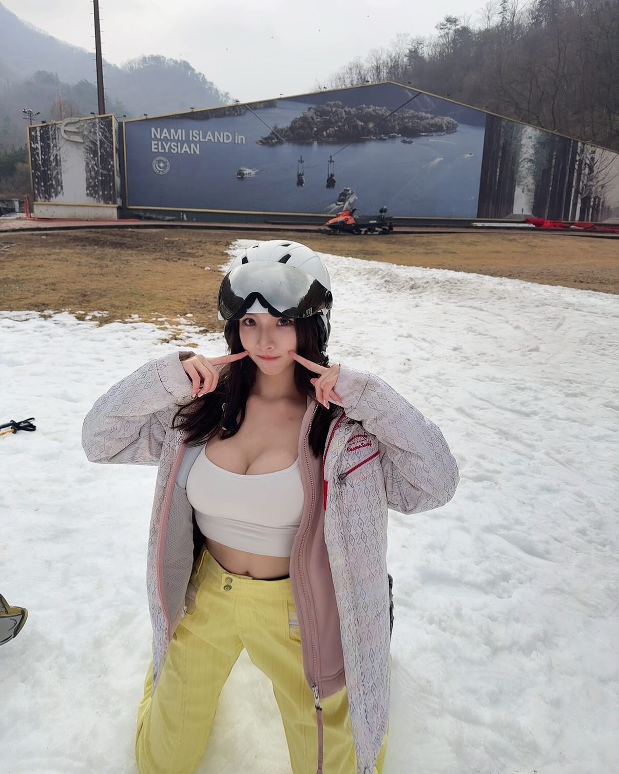 charlotte_shasha_1733146635_3514211139674542947_1512064138.jpg