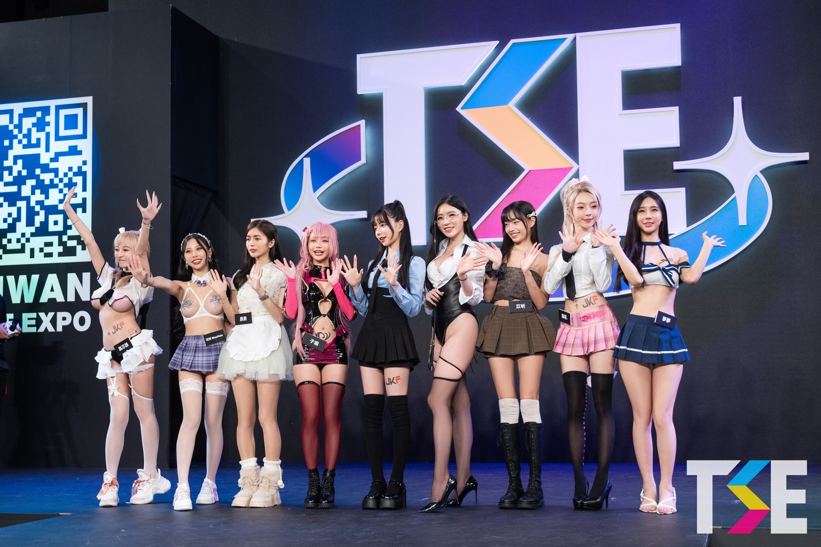 親筆簽名就是香！JKF VIP限定活動&#8230;人氣女郎出動　TSE現場福利加碼送～