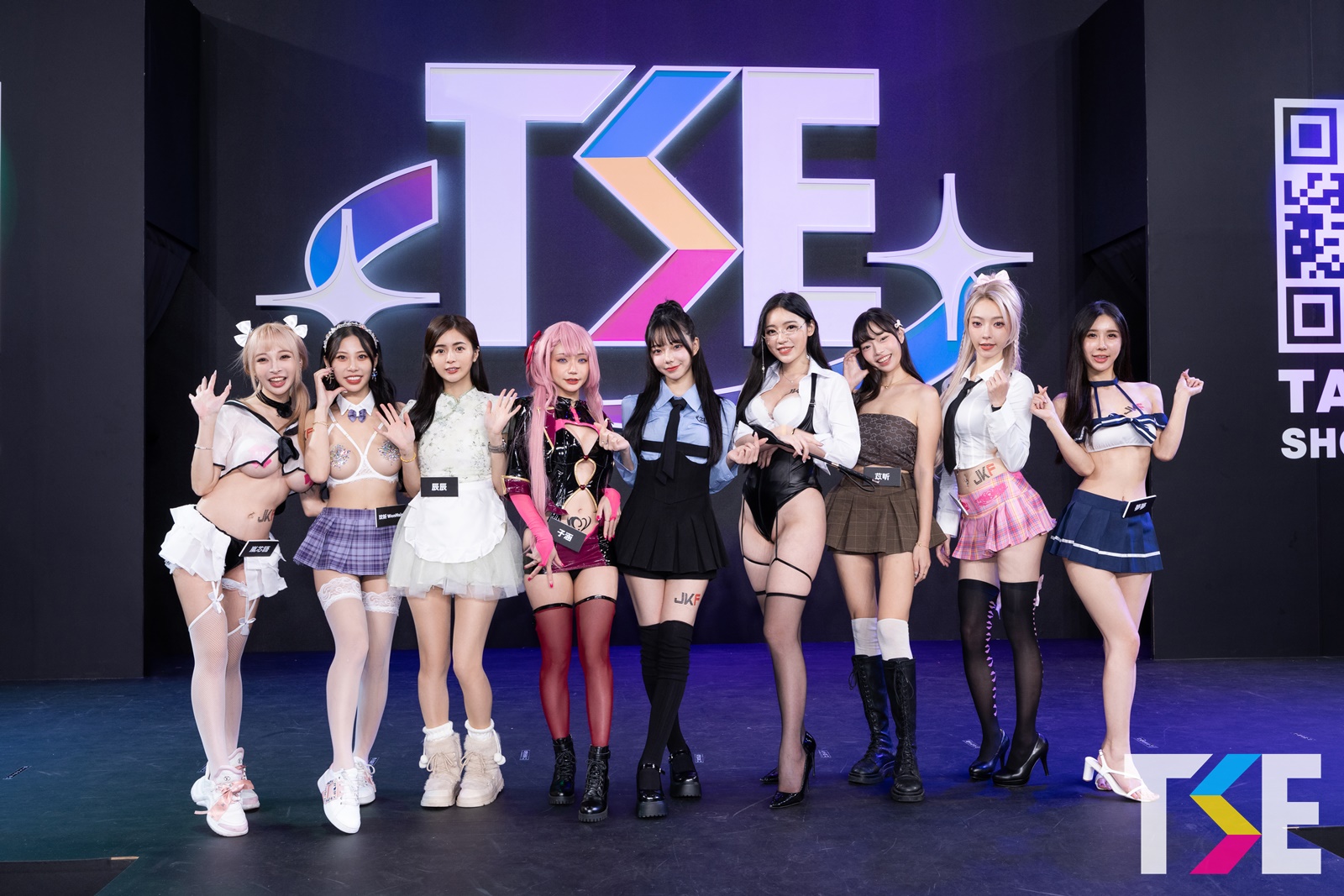 親筆簽名就是香！JKF VIP限定活動&#8230;人氣女郎出動　TSE現場福利加碼送～