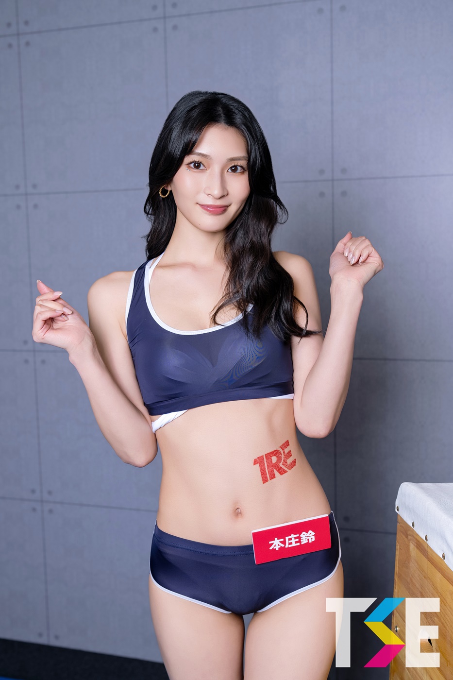 D槽女神《本庄鈴》純慾感大爆發　「TSE學服祭」粉絲排隊搶朝聖～