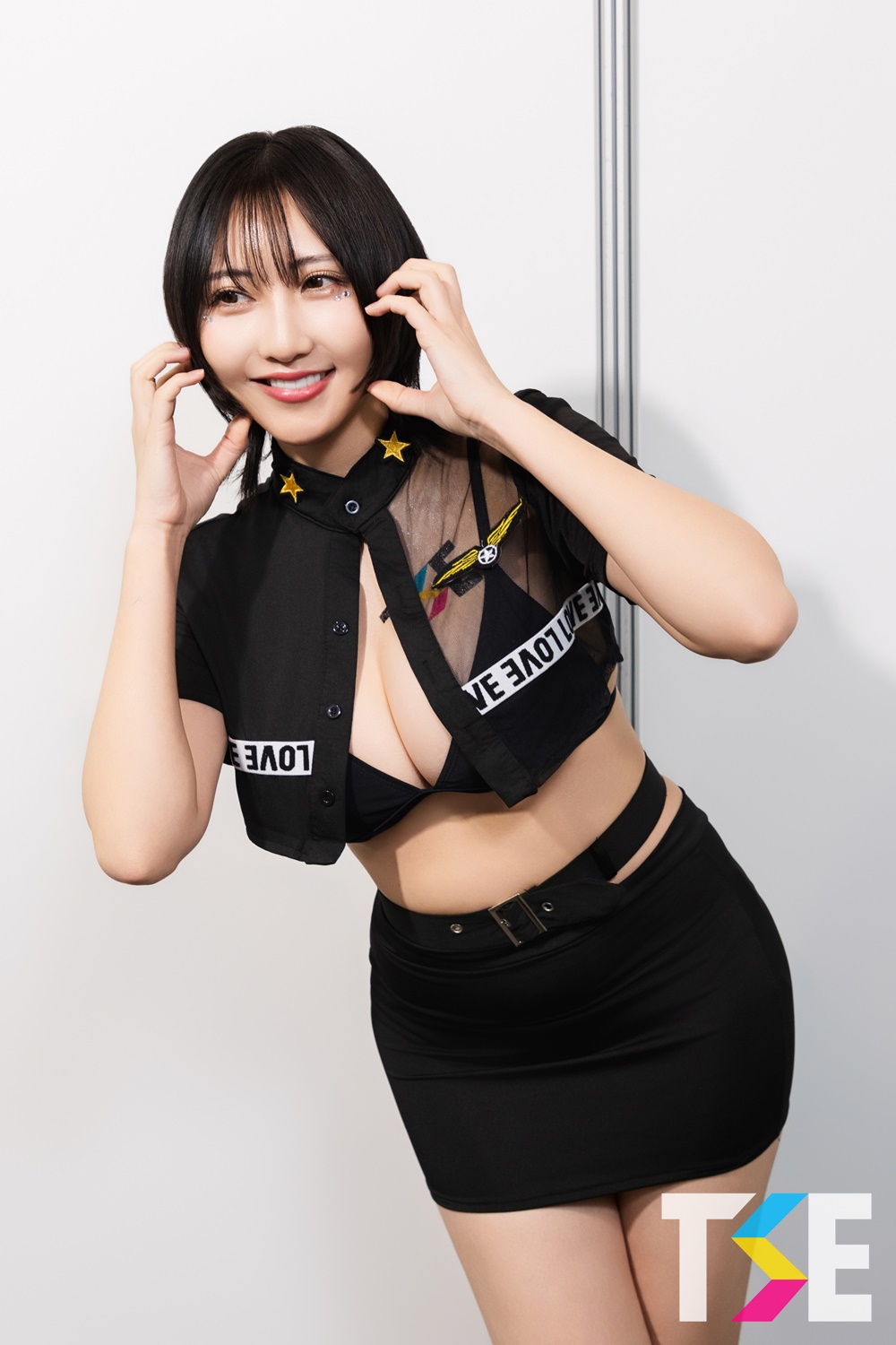 超性感教官！G奶女星「辻莉莉莎」、正妹「琳妲」合體發火辣福利！