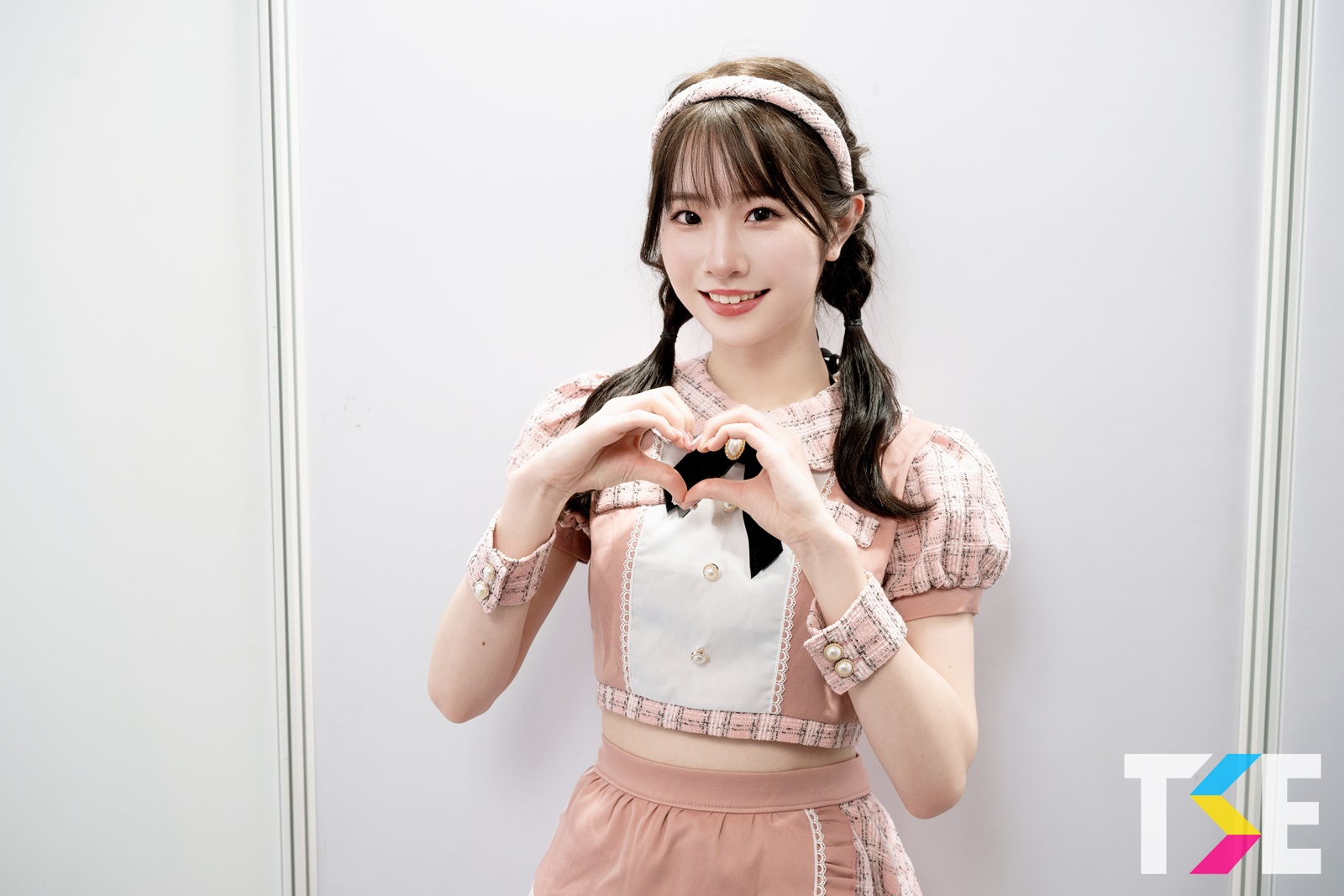 TSE超甜正妹「白上咲花」在台過生日，「雪白透嫩美肌」超吸睛！