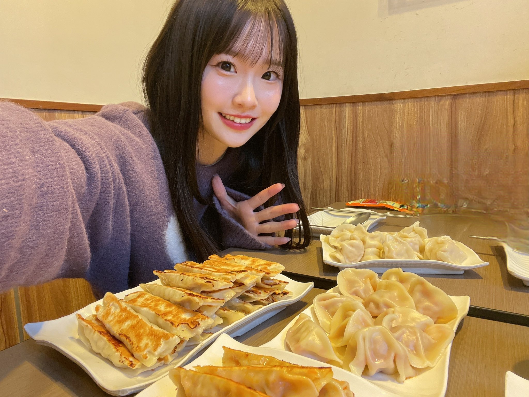 TSE超甜正妹「白上咲花」在台過生日，「雪白透嫩美肌」超吸睛！