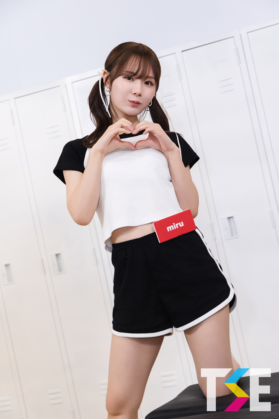 可愛E奶女優「miru」的酥胸視角，「超撩人互動」太讓人戀愛！