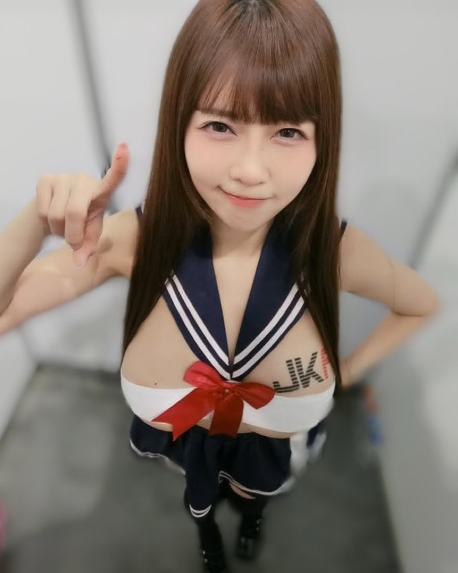 誰沒來TSE看安希！超兇猛「巨乳小學妹」穿性感破表水手服跟你撒嬌