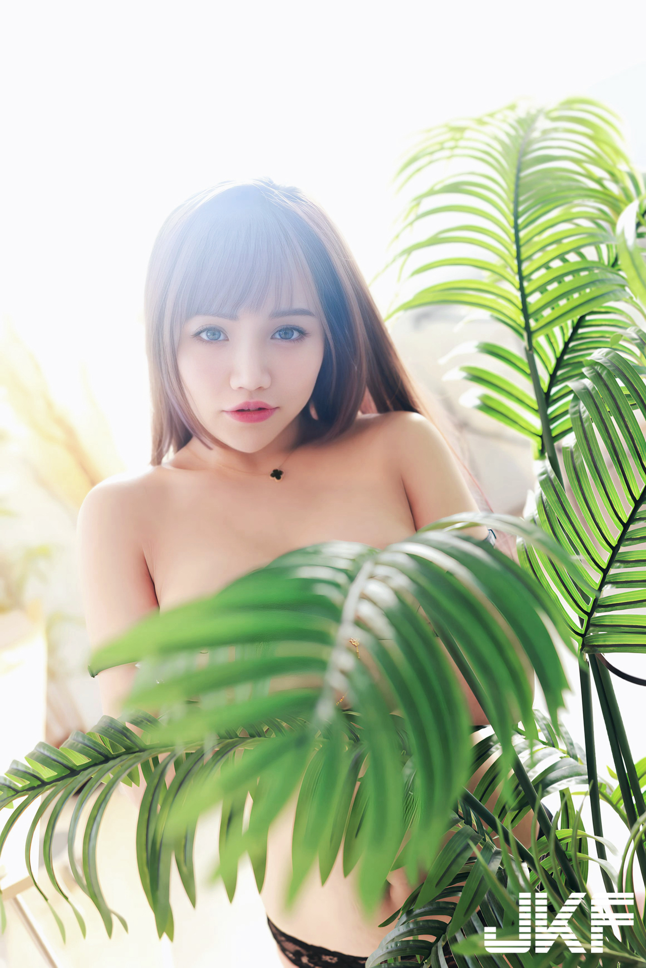 長髮辣妹「米米Mia」新春秀豪乳！看到「長輩」好有初二回娘家的感覺