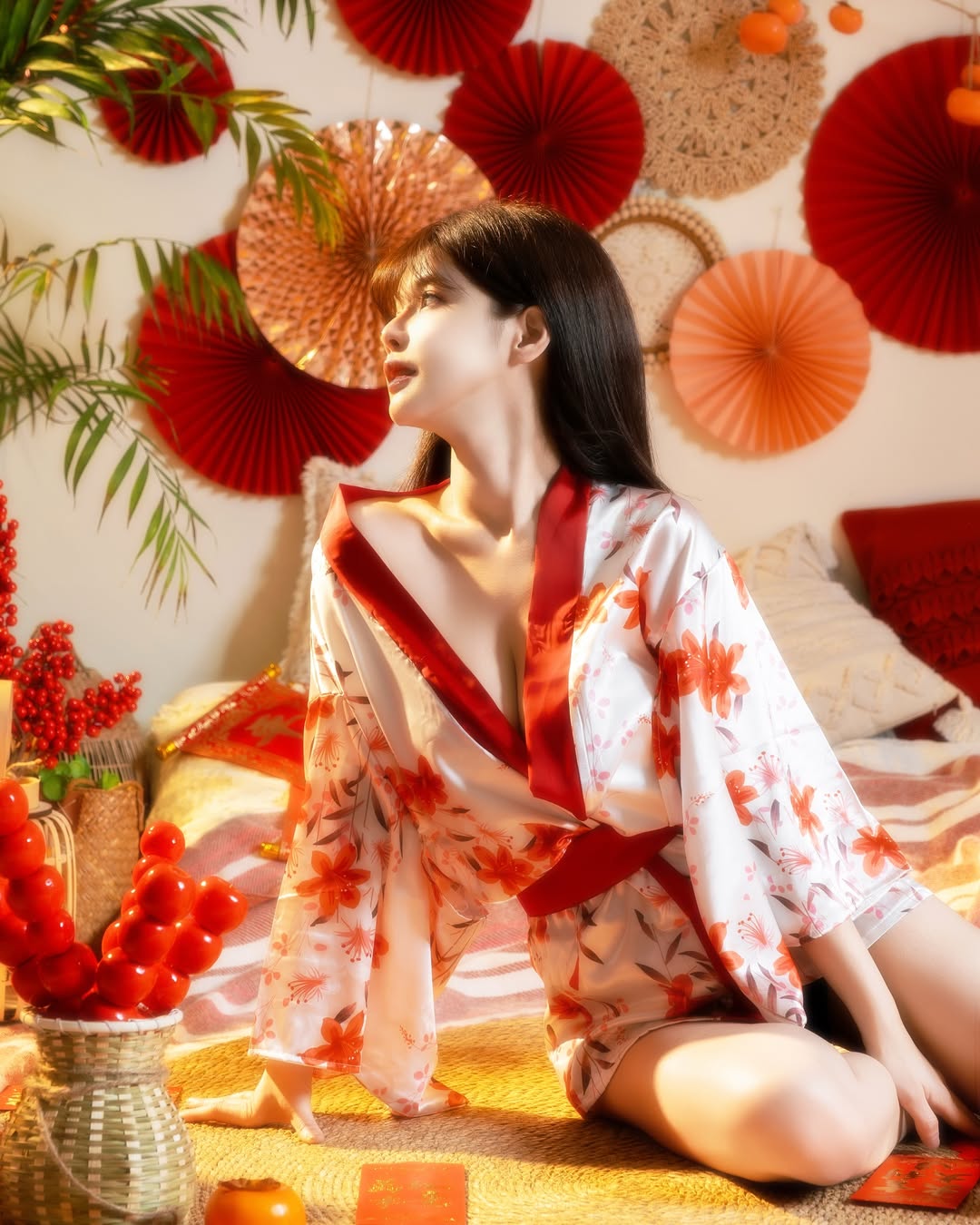 超香！「小花姐接」大現日系美，「香肩美溝」比糖葫蘆還甜！
