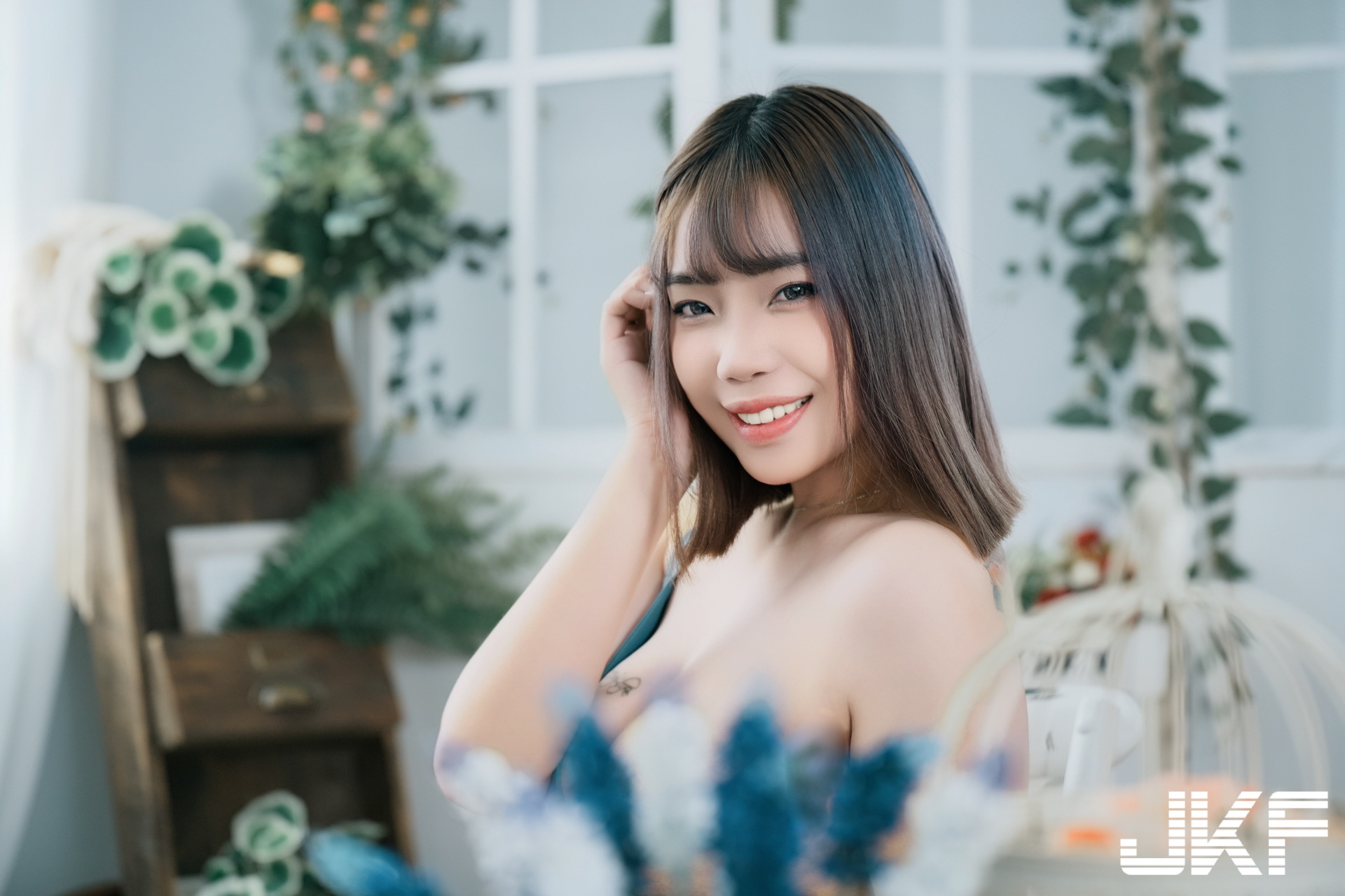 G罩杯女友「許葆葆」在家不穿衣！超豐滿曲線大膽露出誘惑