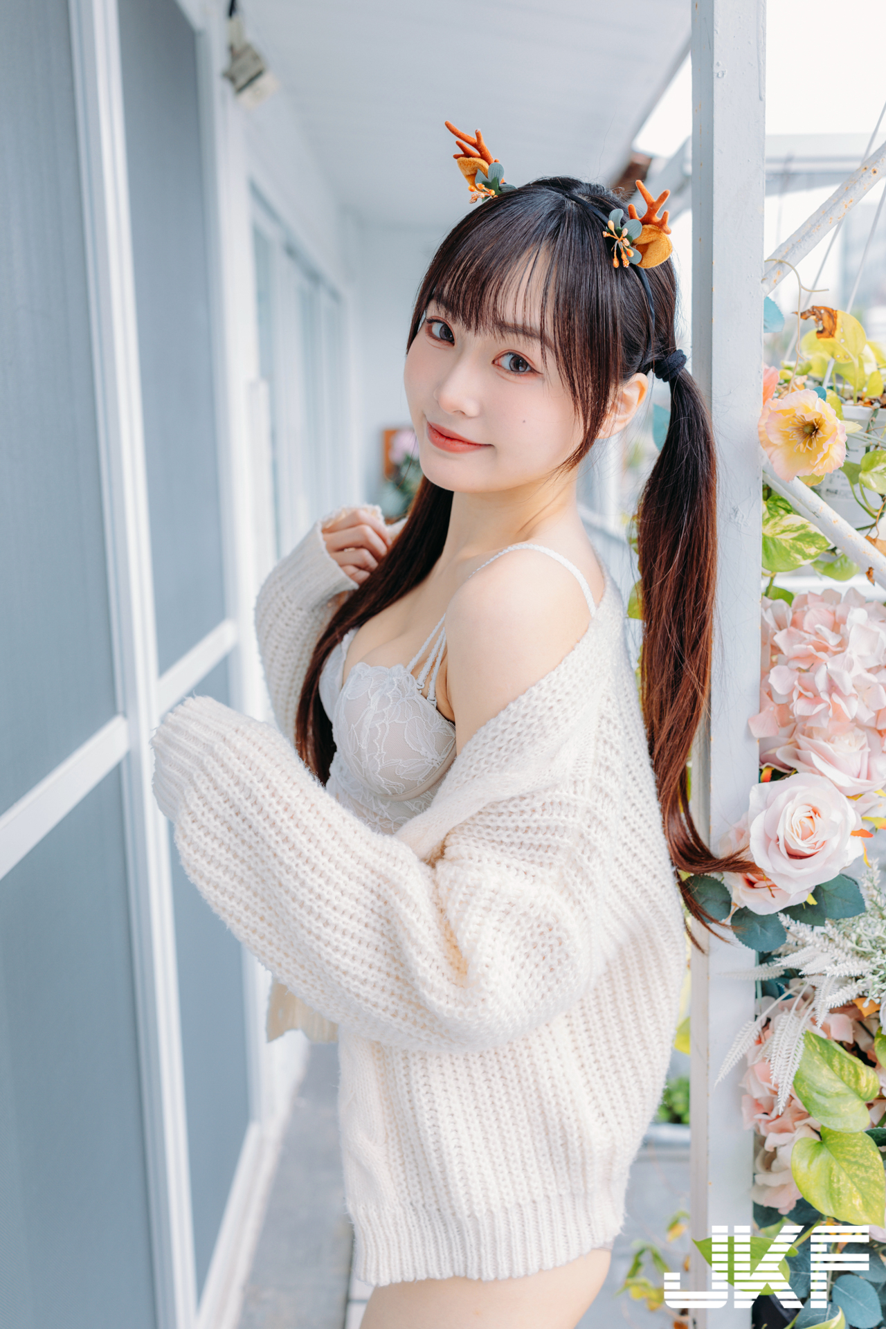 甜心正妹「奶糖」窈窕曲線超誘人，「居家挑逗姿勢」讓人馬上動心！