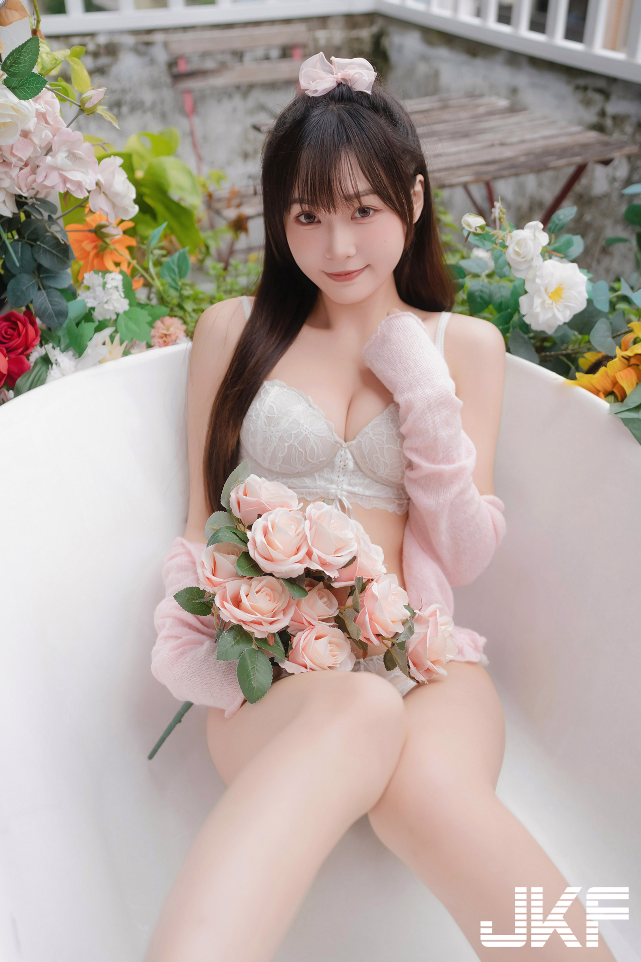 甜心正妹「奶糖」窈窕曲線超誘人，「居家挑逗姿勢」讓人馬上動心！