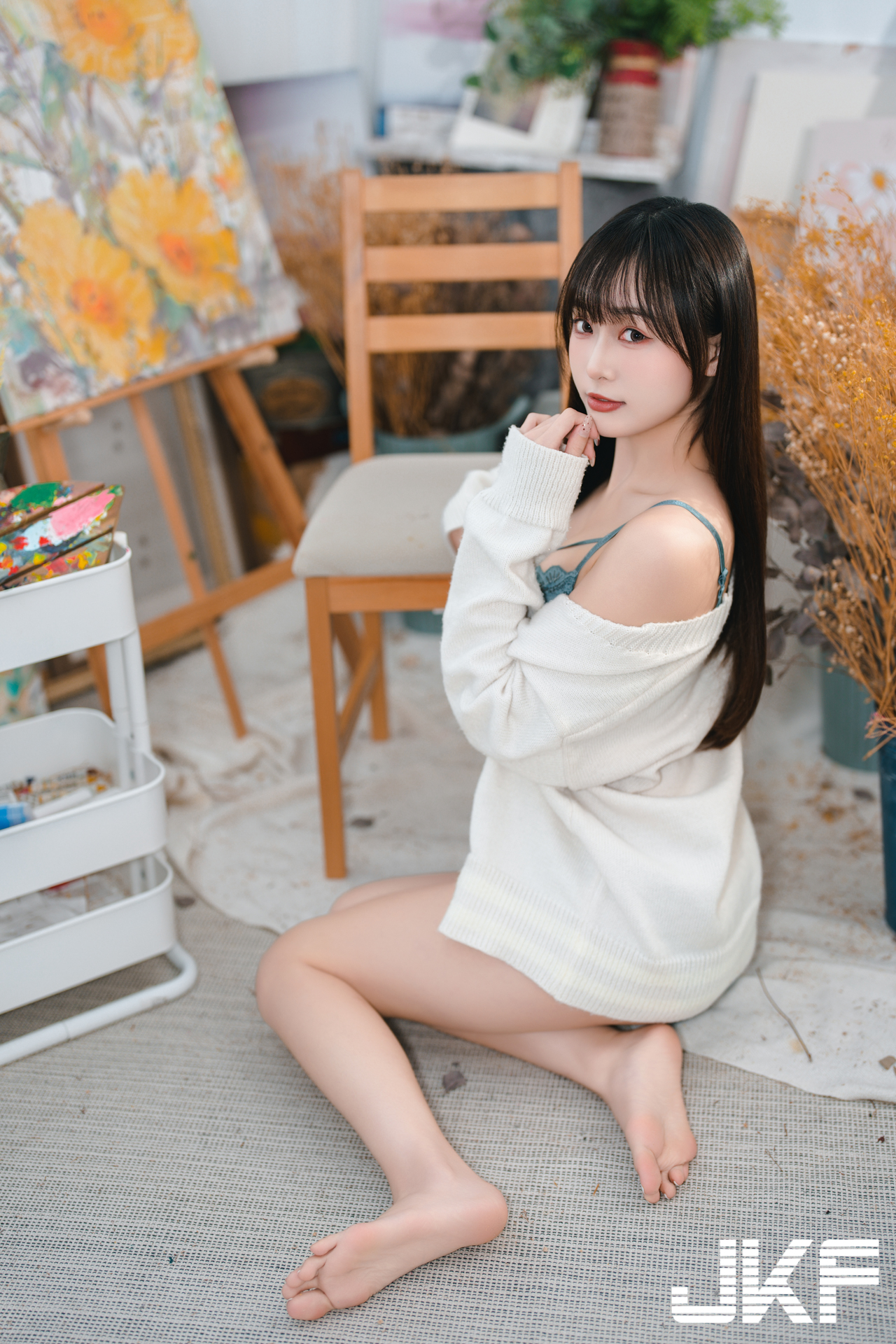 甜美正妹「奶糖」假日慵懶又性感！「雪白美乳＋療癒笑容」讓人瞬間戀愛