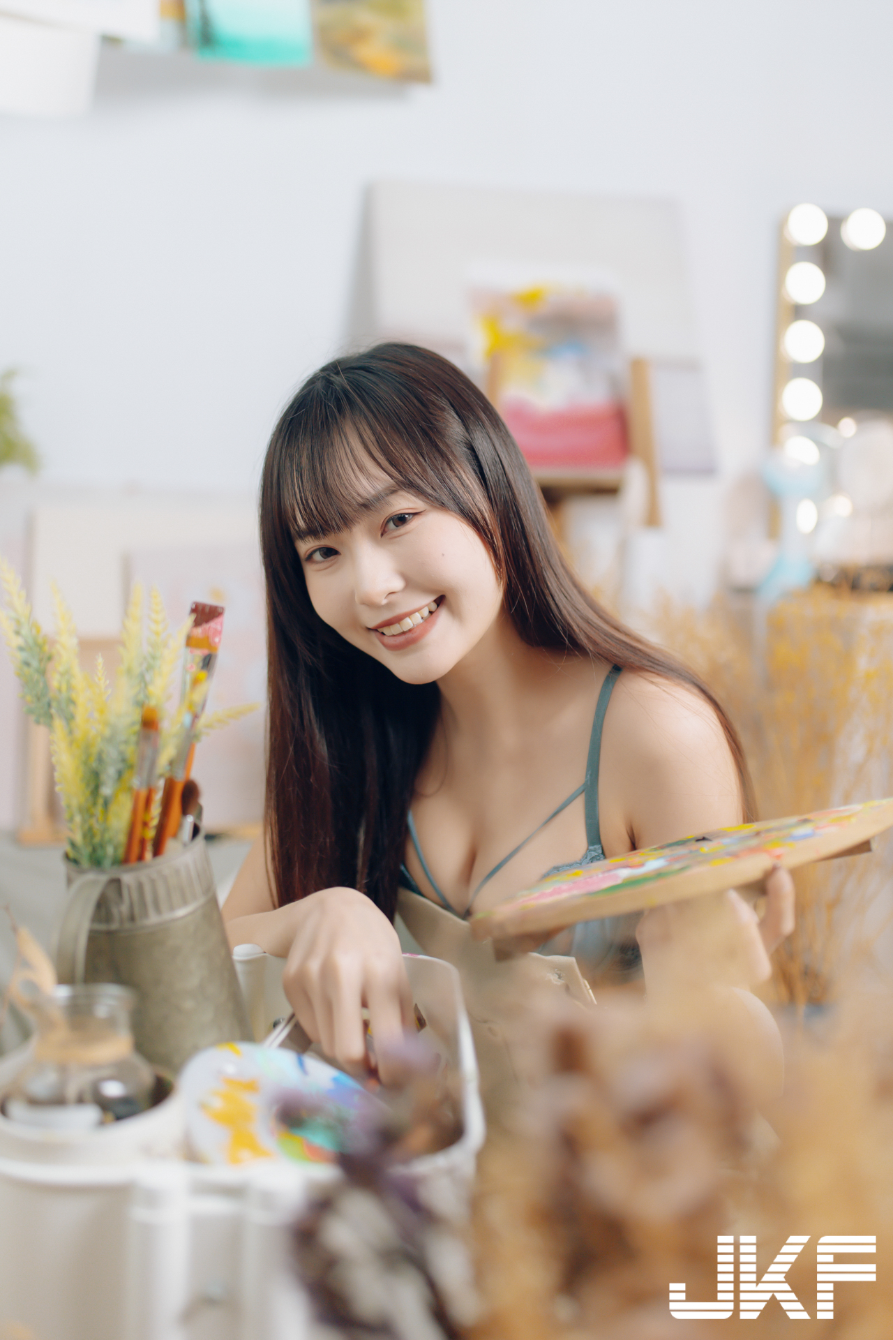 甜美正妹「奶糖」假日慵懶又性感！「雪白美乳＋療癒笑容」讓人瞬間戀愛