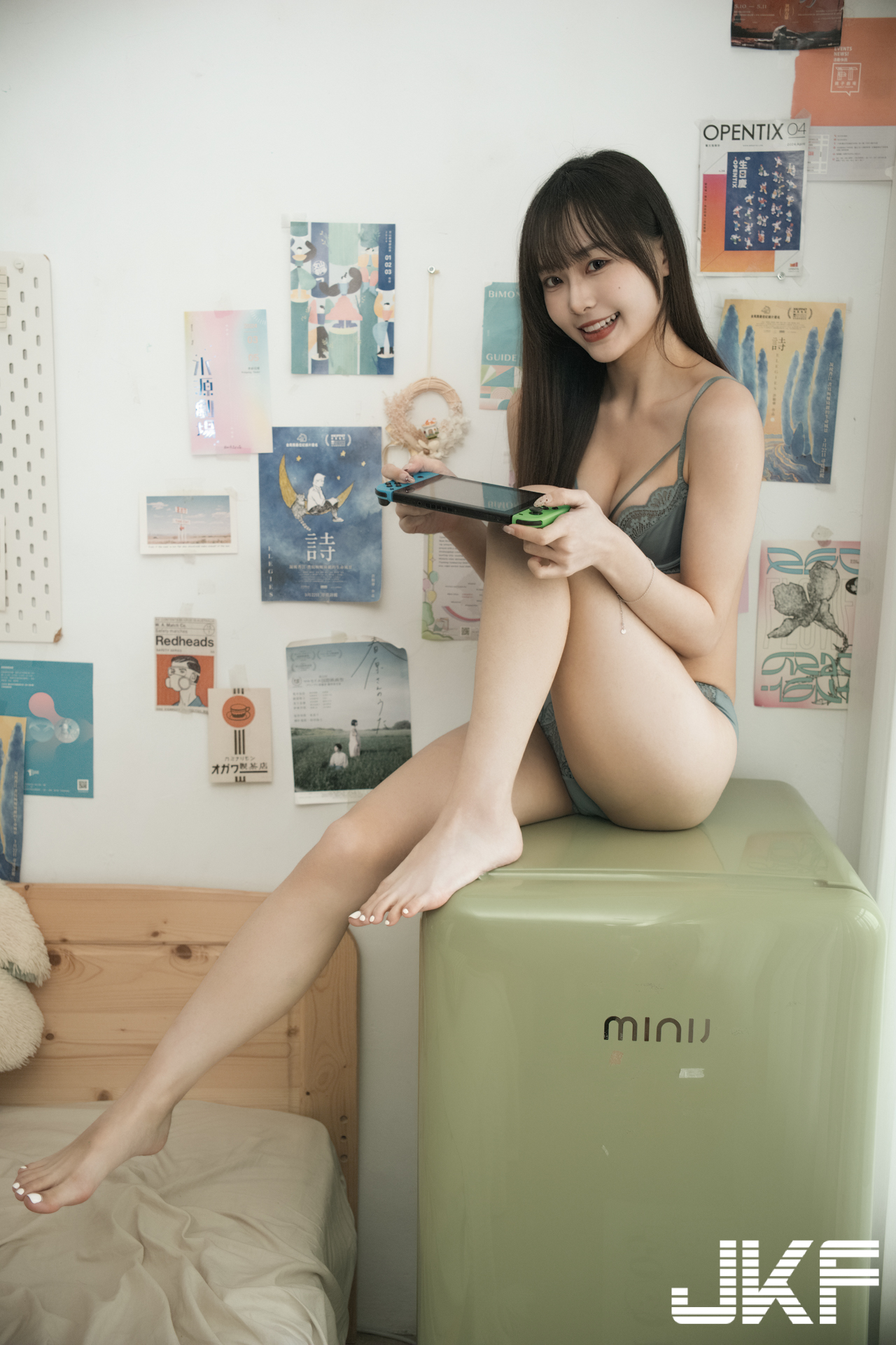 甜美正妹「奶糖」假日慵懶又性感！「雪白美乳＋療癒笑容」讓人瞬間戀愛