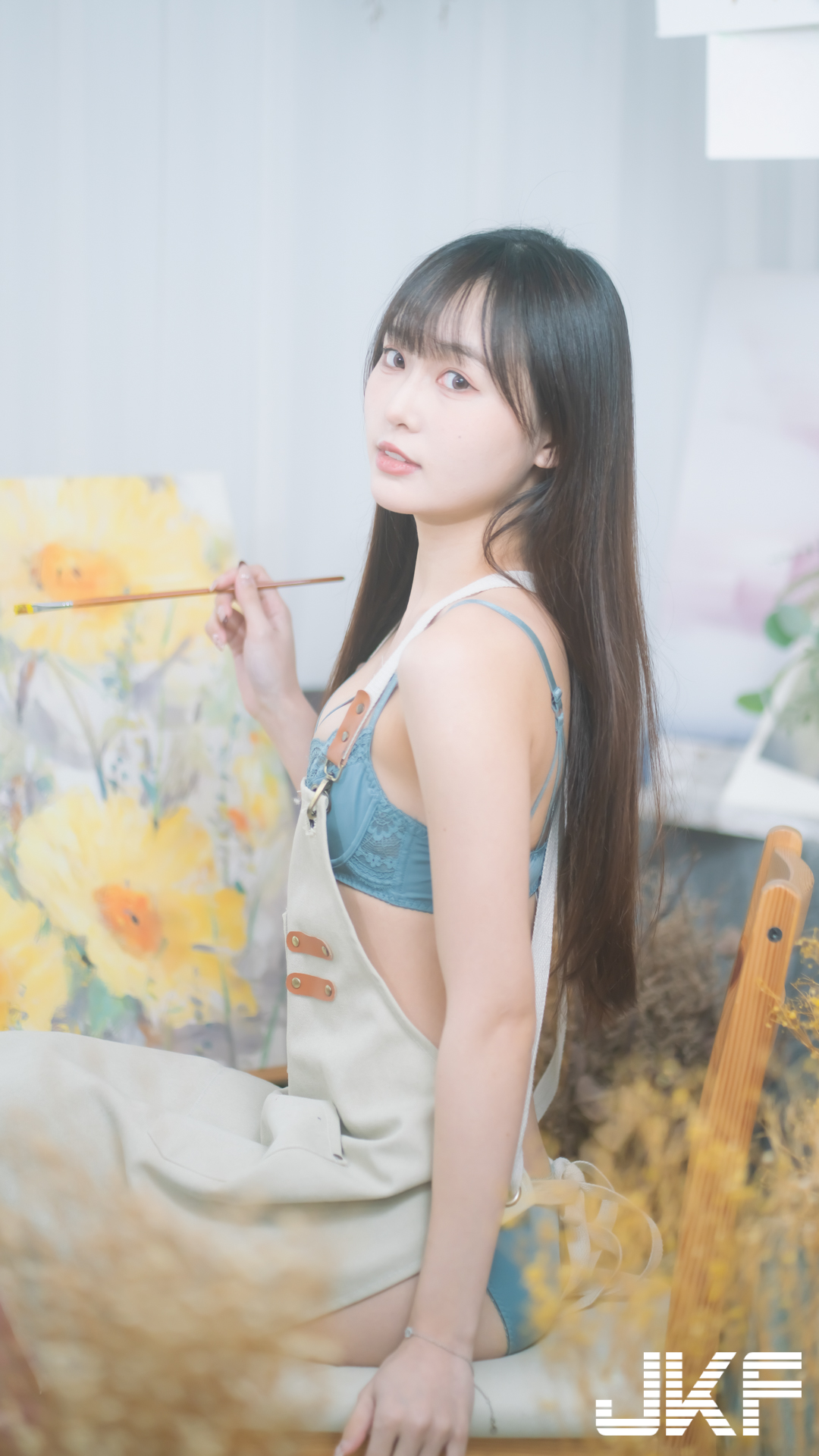 甜美正妹「奶糖」假日慵懶又性感！「雪白美乳＋療癒笑容」讓人瞬間戀愛
