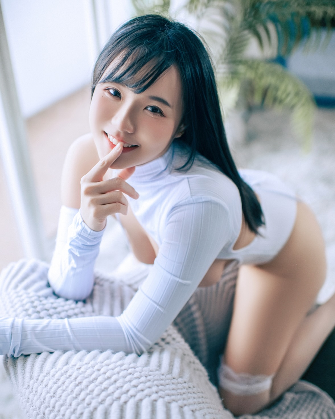 JVID 創作者競賽「迷你裙下的翹臀密碼」人氣模特下身曲線放送　水嫩蜜桃臀讓人想咬一口