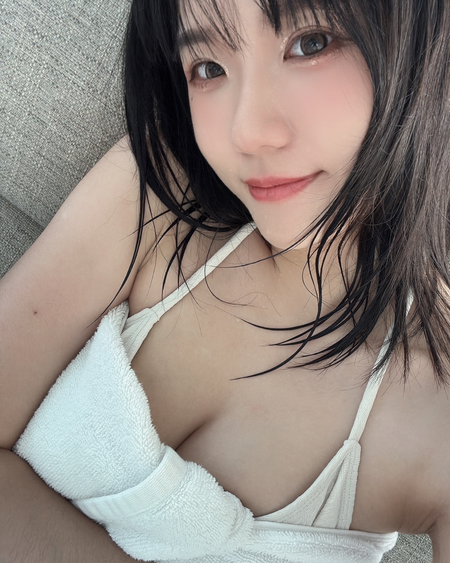 JVID 創作者競賽「迷你裙下的翹臀密碼」人氣模特下身曲線放送　水嫩蜜桃臀讓人想咬一口