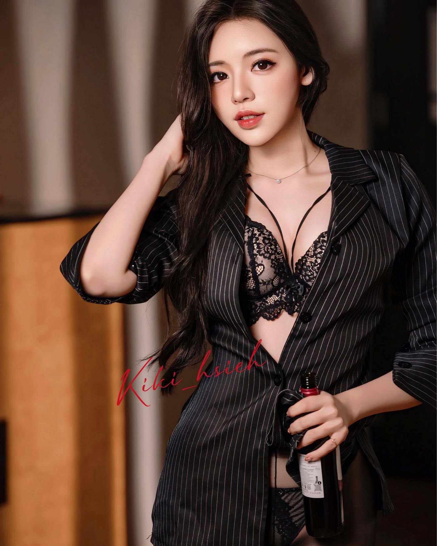 別看股票了，看我！寶藏女孩《謝立琪》化身女上司揪開私人會議