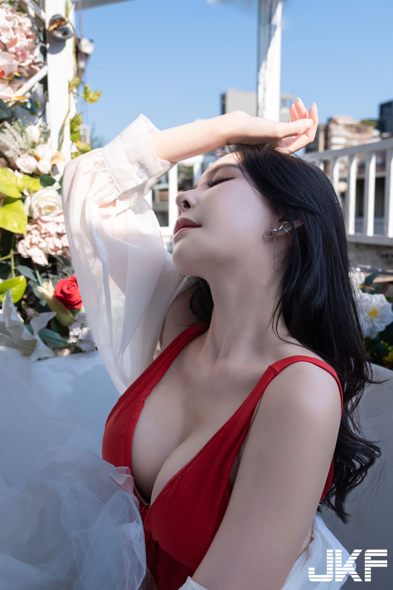 巨乳藝術家「烏乃U-Mai」火辣解放！露天浴缸秀「白嫩美體」！