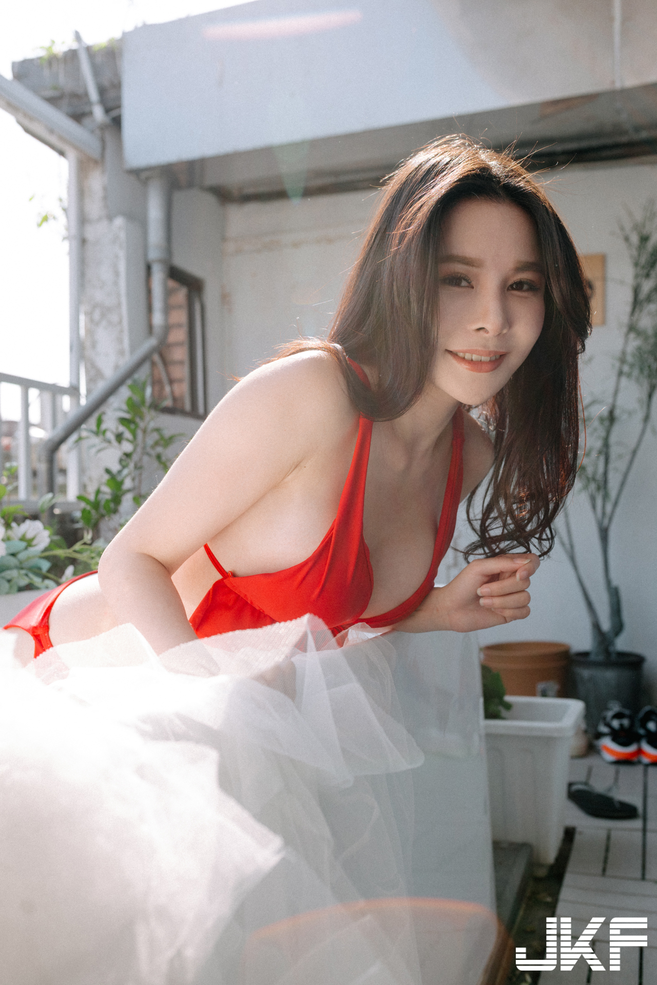 巨乳藝術家「烏乃U-Mai」火辣解放！露天浴缸秀「白嫩美體」！