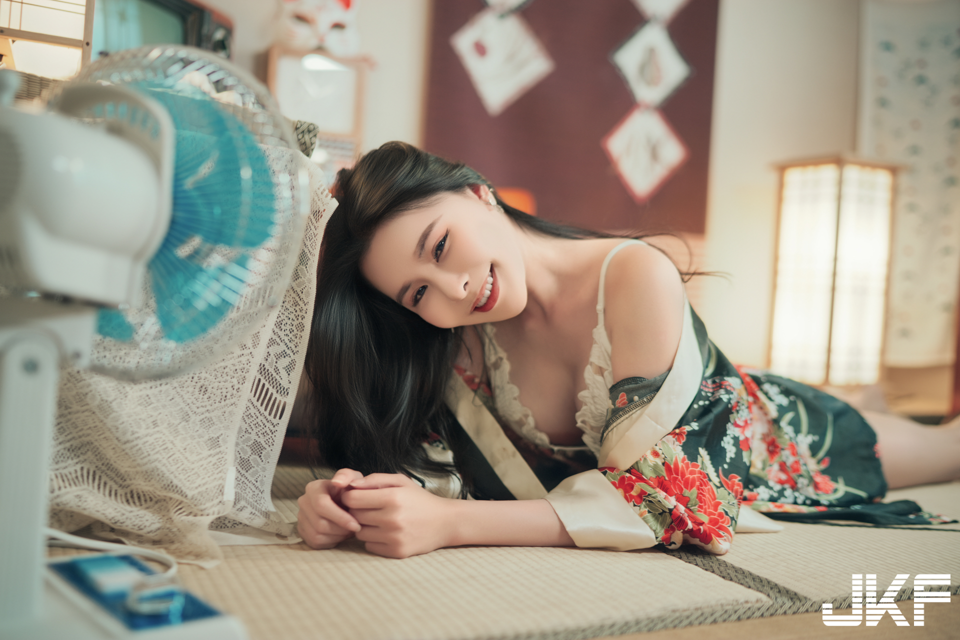巨乳藝術家「烏乃U-Mai」火辣解放！露天浴缸秀「白嫩美體」！
