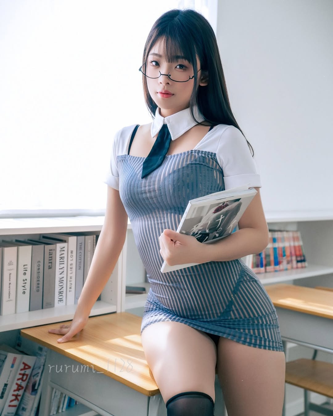 露露咪性感襯衫反差