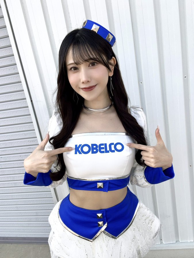 史上最強賽車皇后自曝瞞著家人應徵　但首場活動就撞見爸爸
